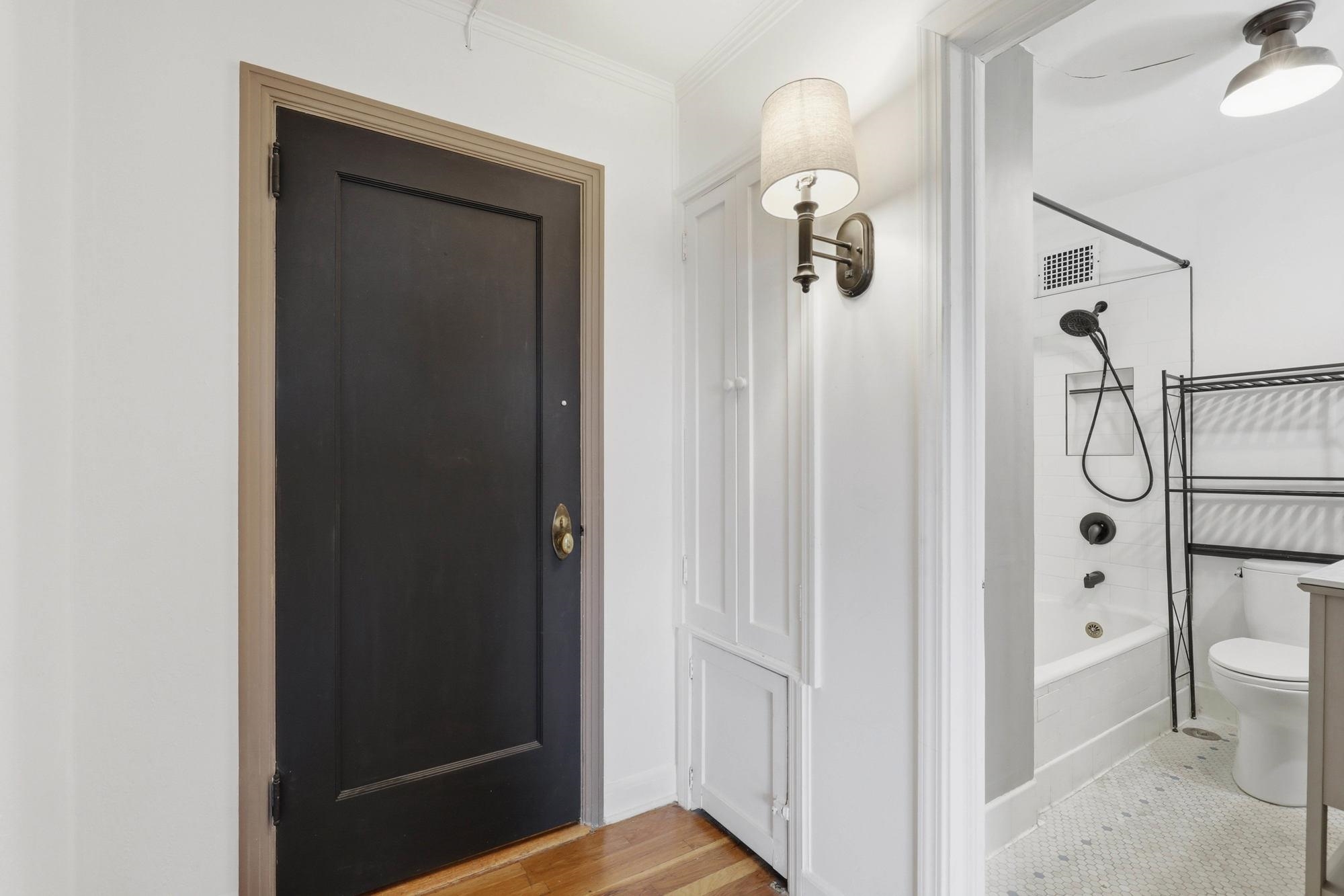 704 W 6th Ave - Photo 10