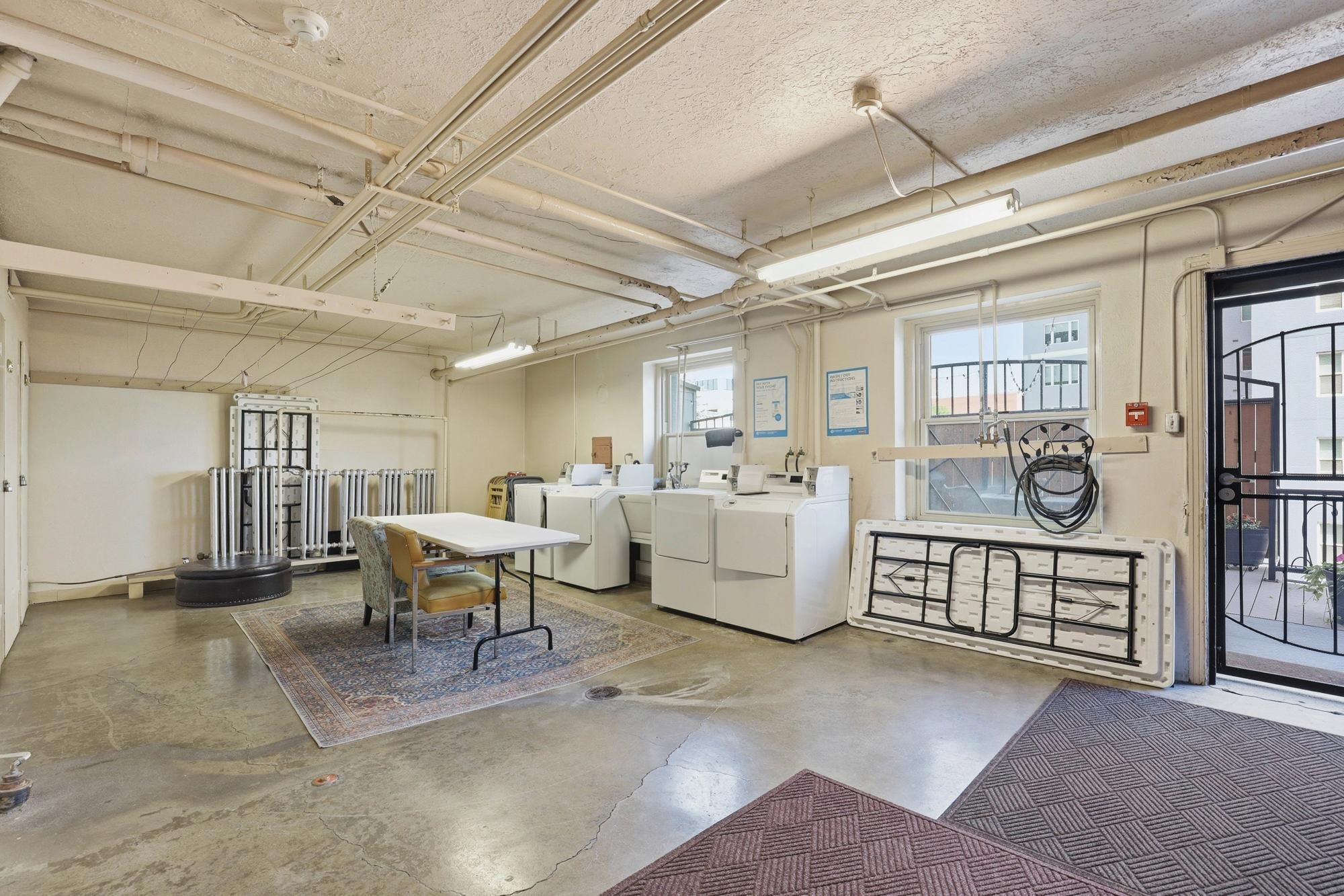 704 W 6th Ave - Photo 15