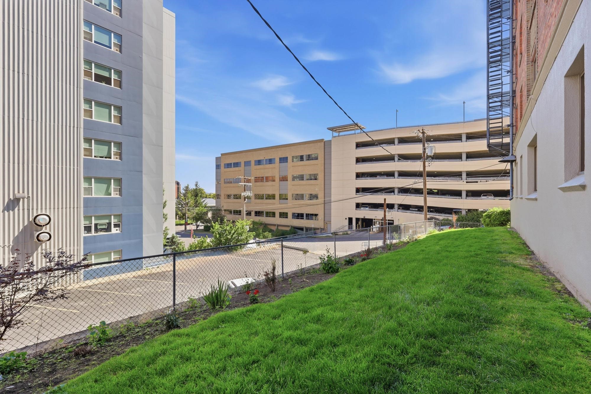 704 W 6th Ave - Photo 14