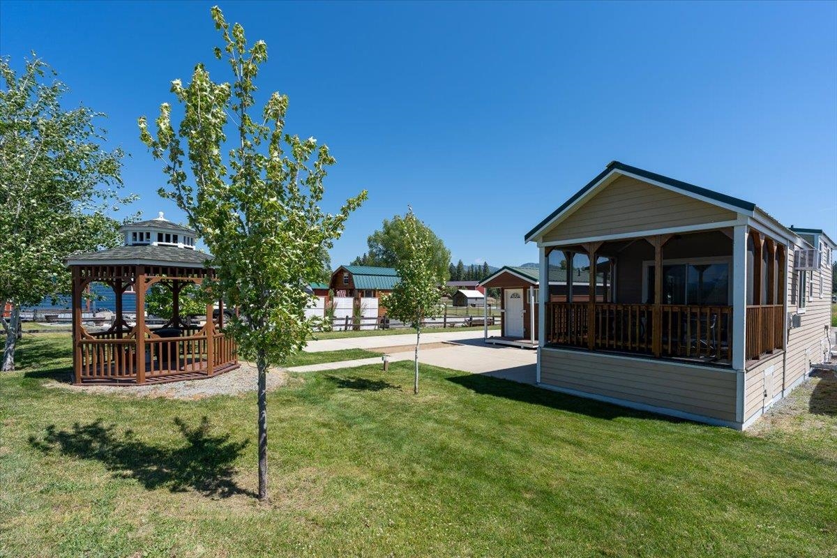 455 Guinevere Dr - Photo 4