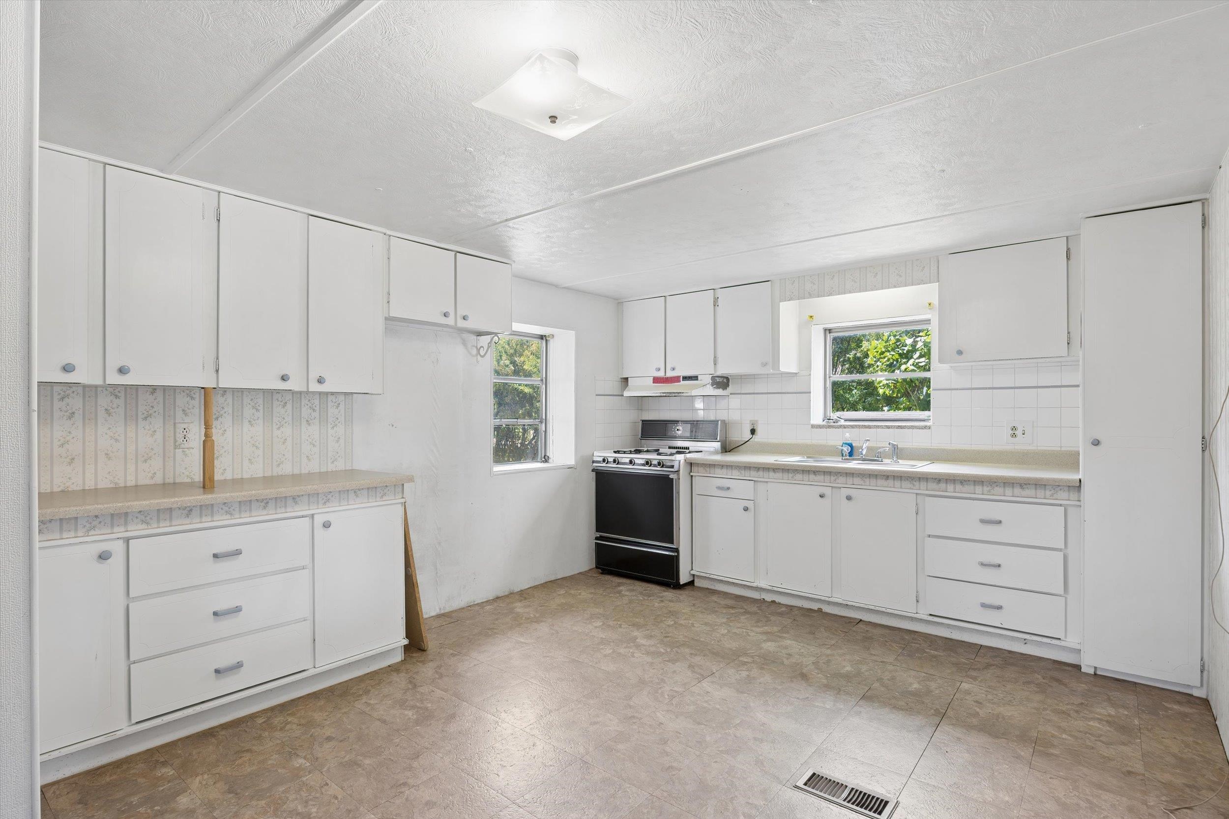 603 W Court Ave - Photo 17
