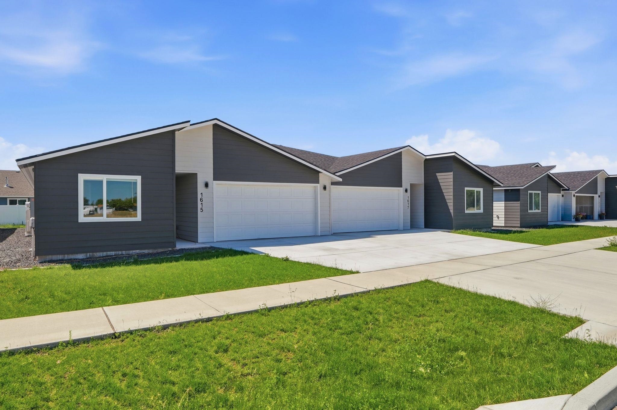 1615 N Selkirk Rd - Photo 2