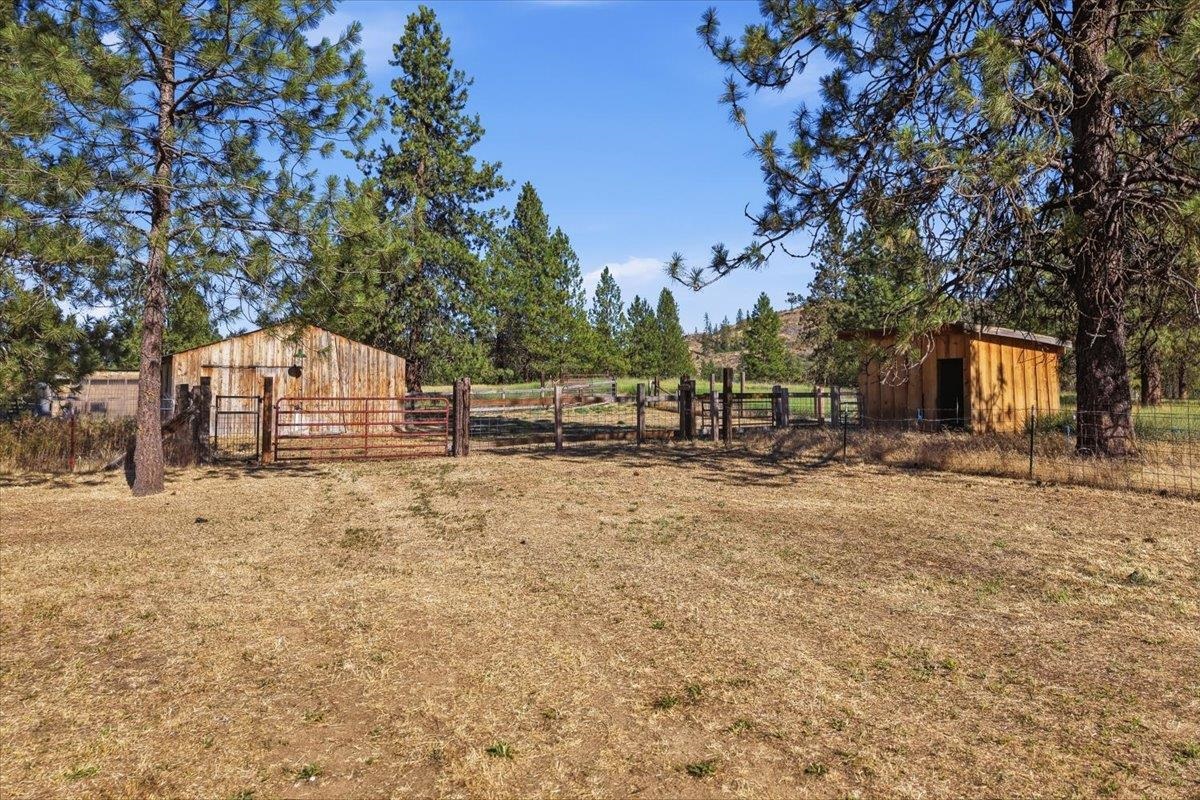 40291 E Cayuse Cove Rd - Photo 39