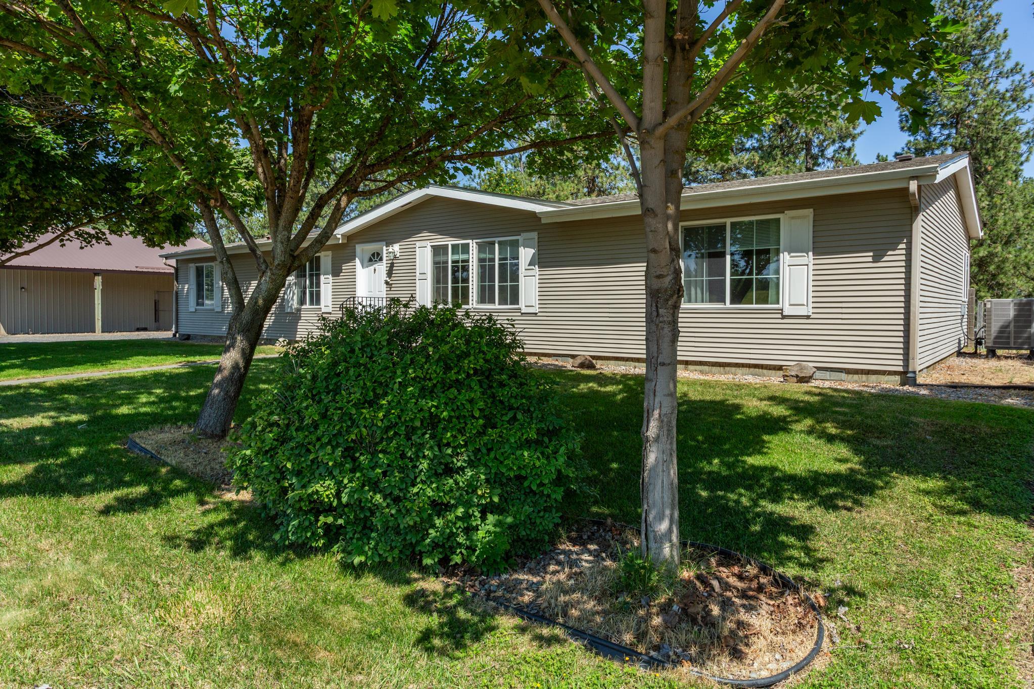 20606 W Indiana Ln - Photo 2