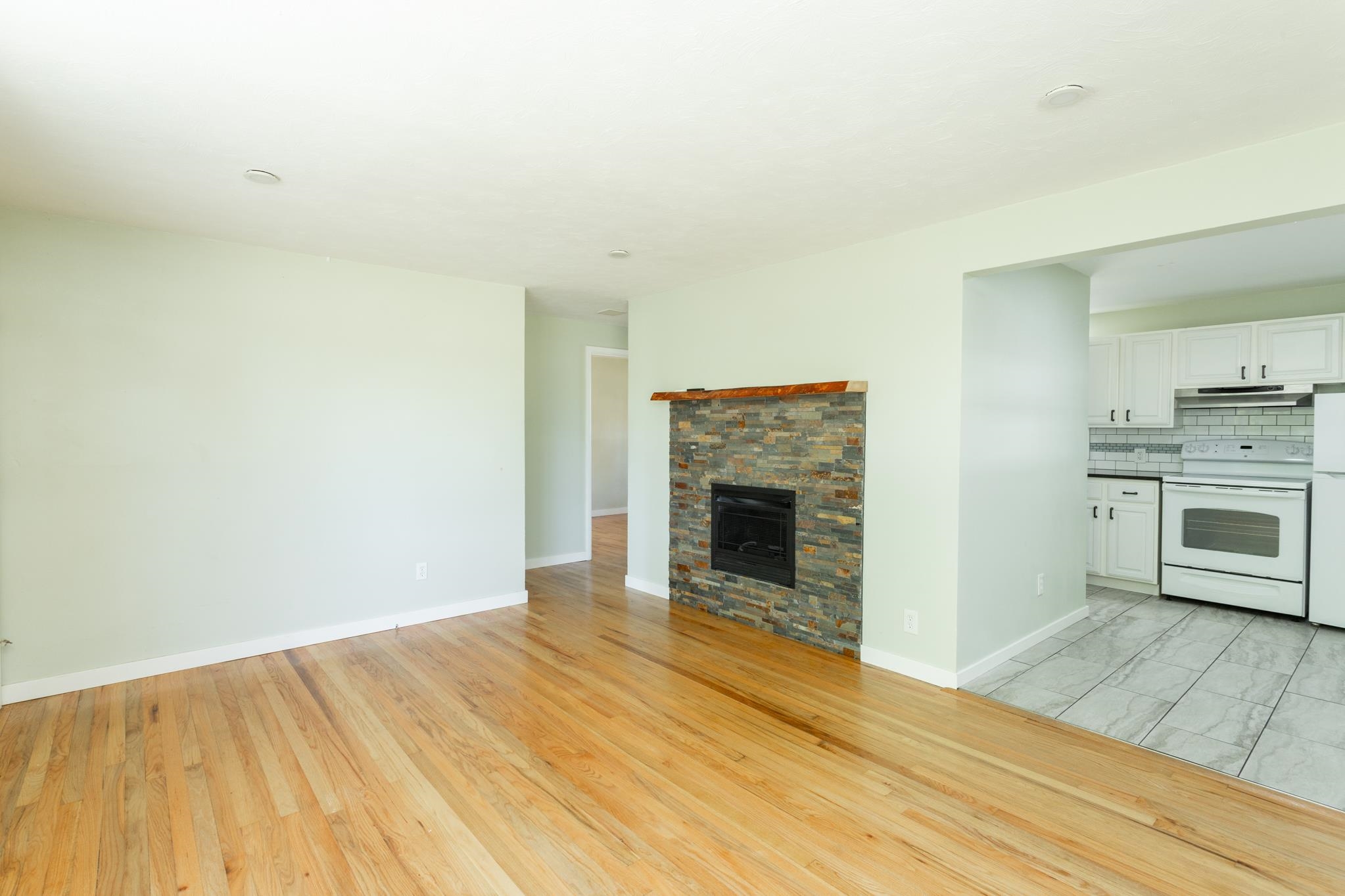5709 N Cochran St - Photo 7