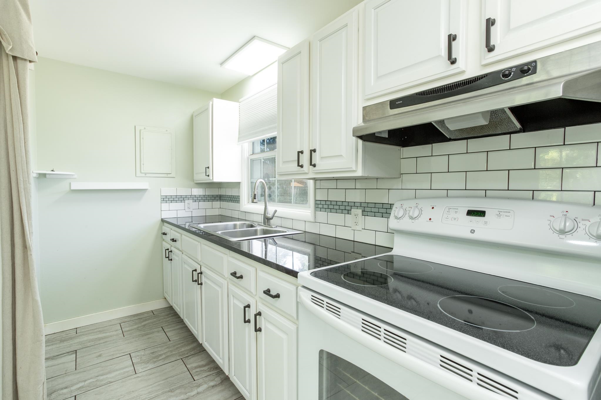5709 N Cochran St - Photo 9
