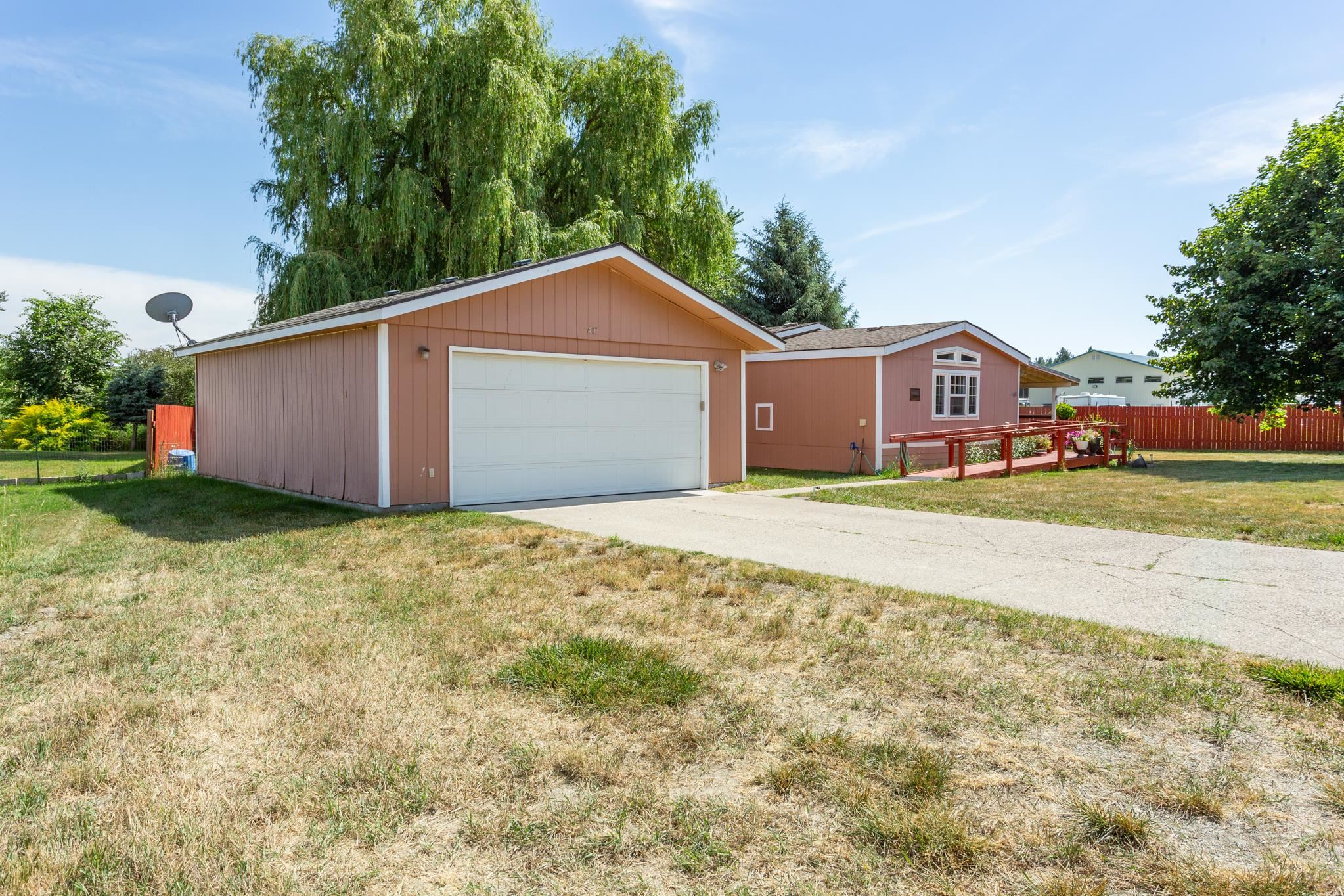407 E Meadowmere Way - Photo 2