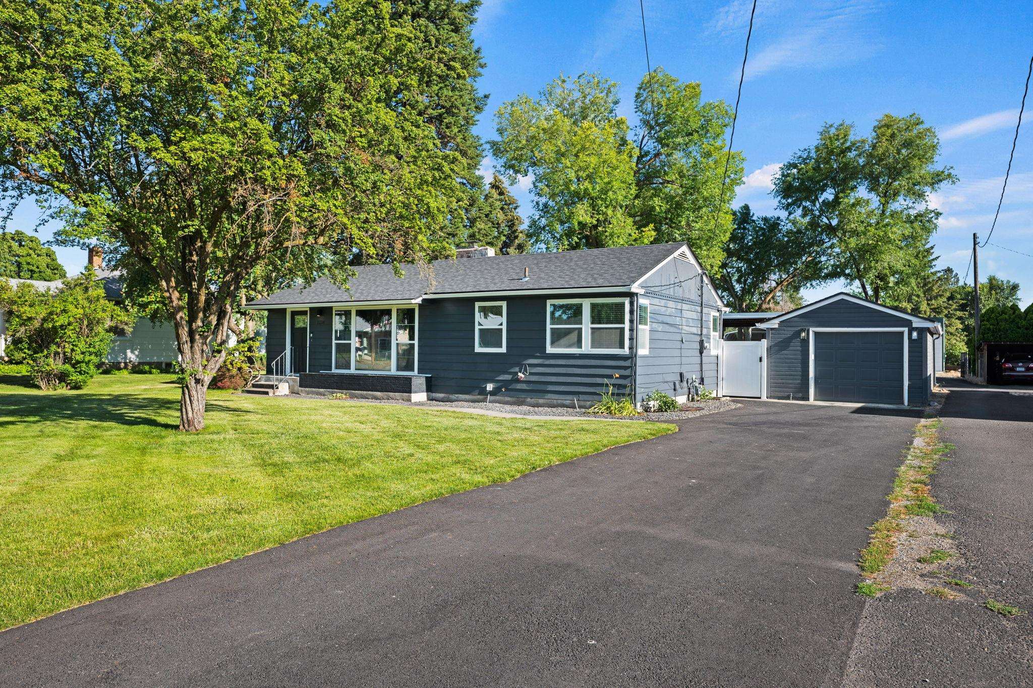 11314 E Alki Ave - Photo 1