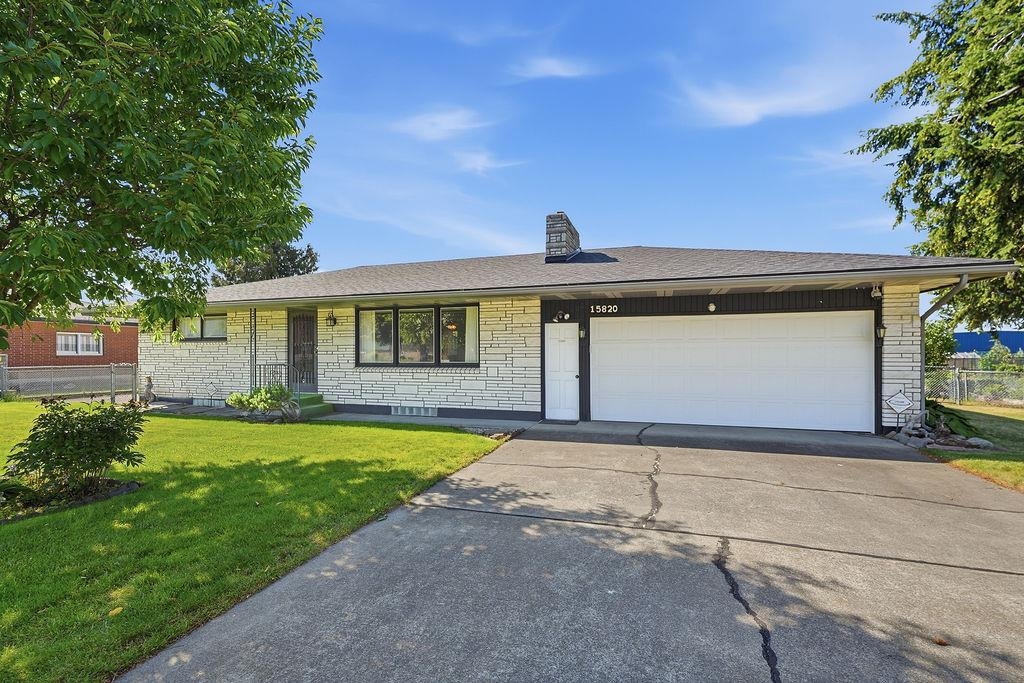 15820 E Longfellow Ave - Photo 1