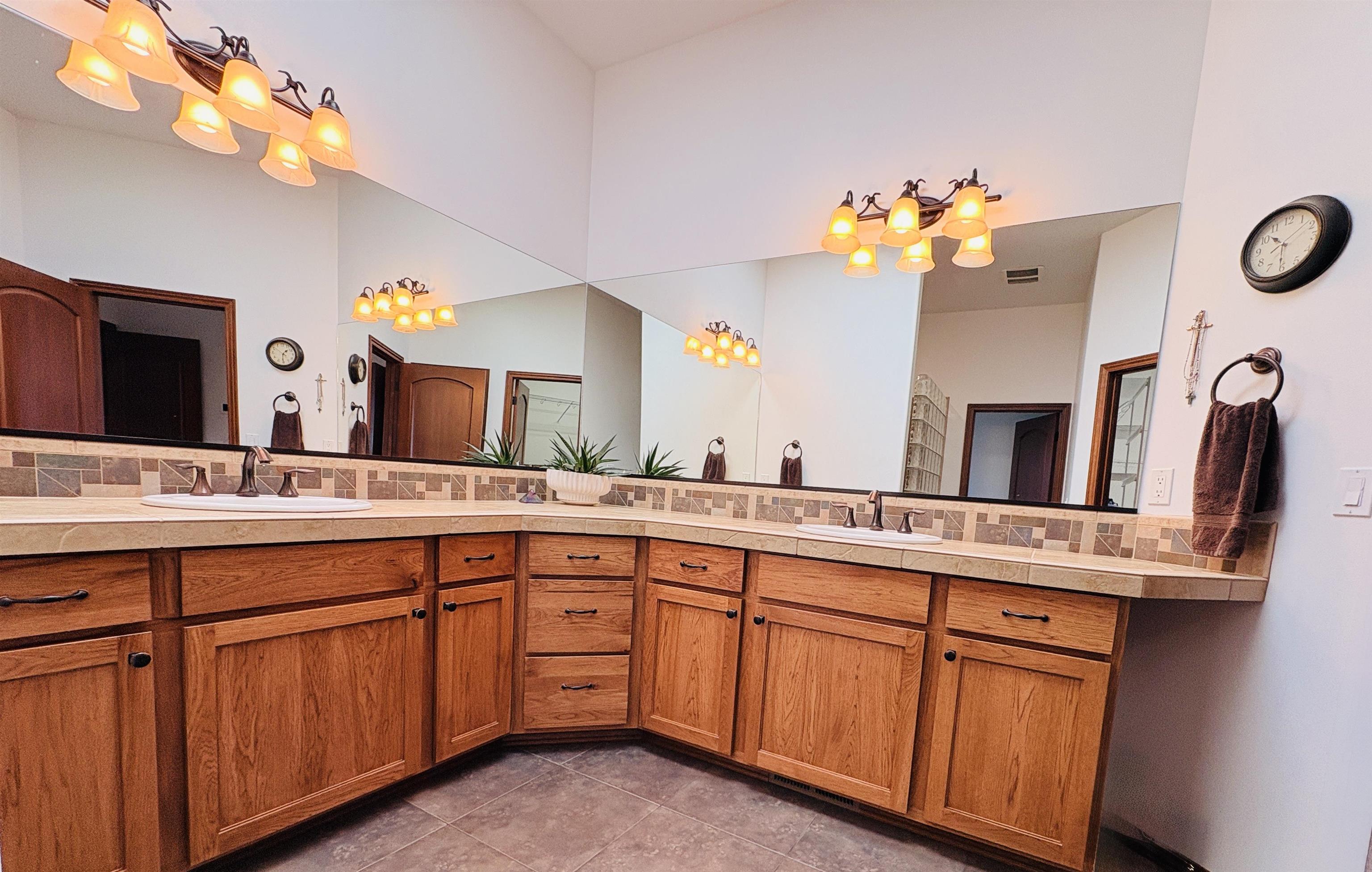 1209 N Dunbarton Oaks Ln - Photo 11