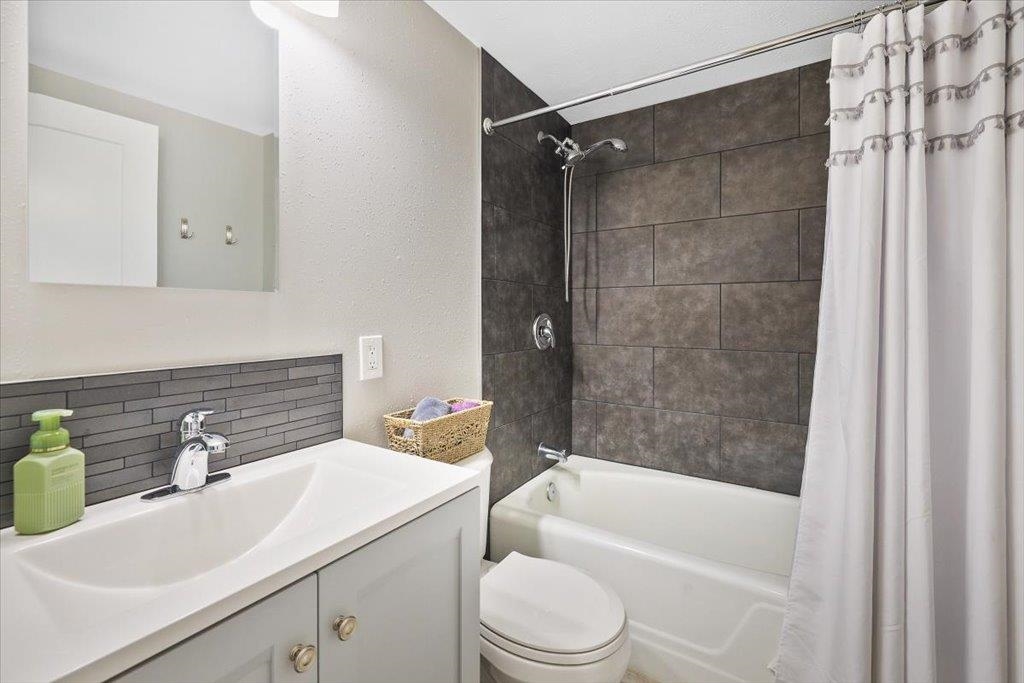 1420 E GRACE St - Photo 29