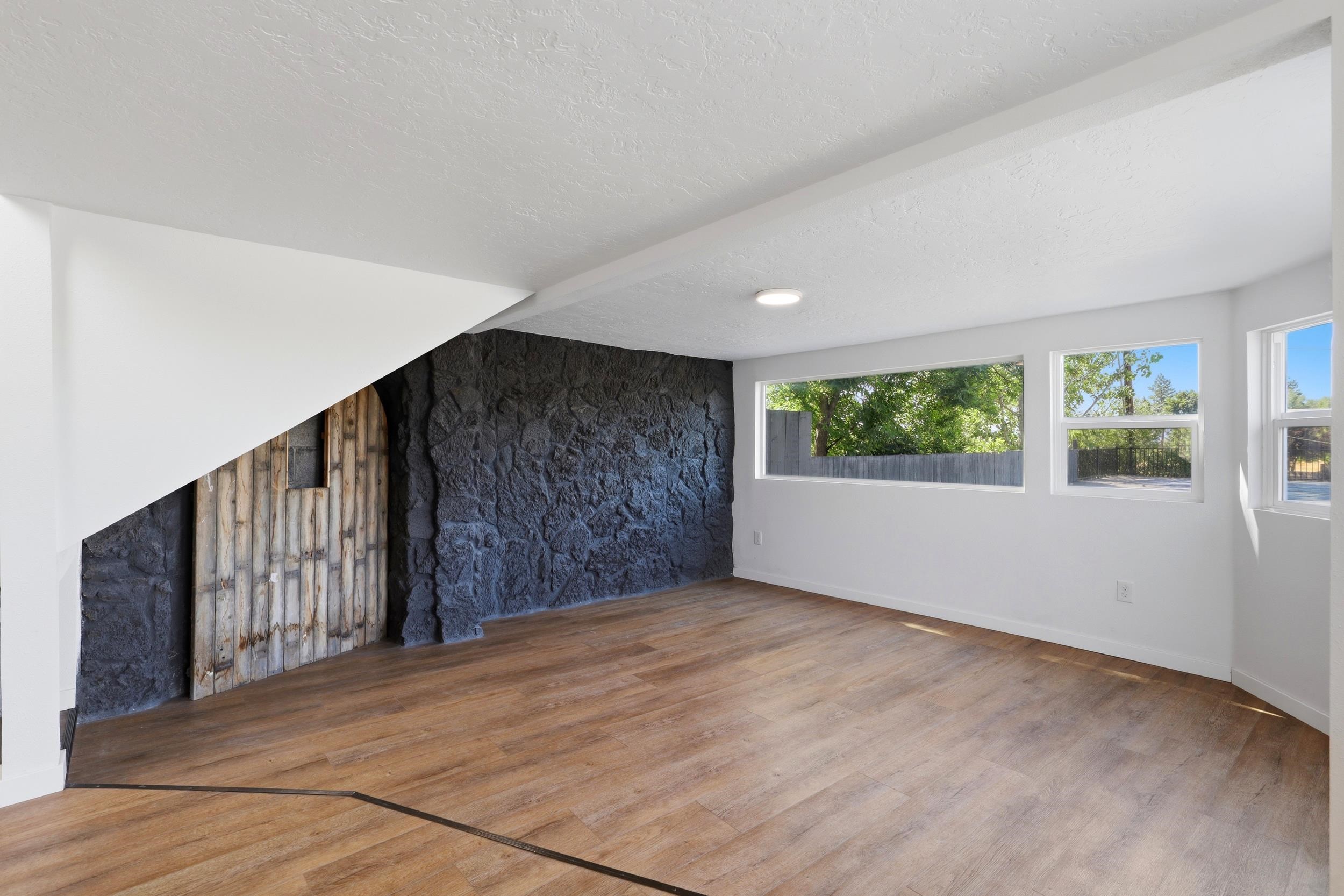 1627 W Courtland Ave - Photo 17