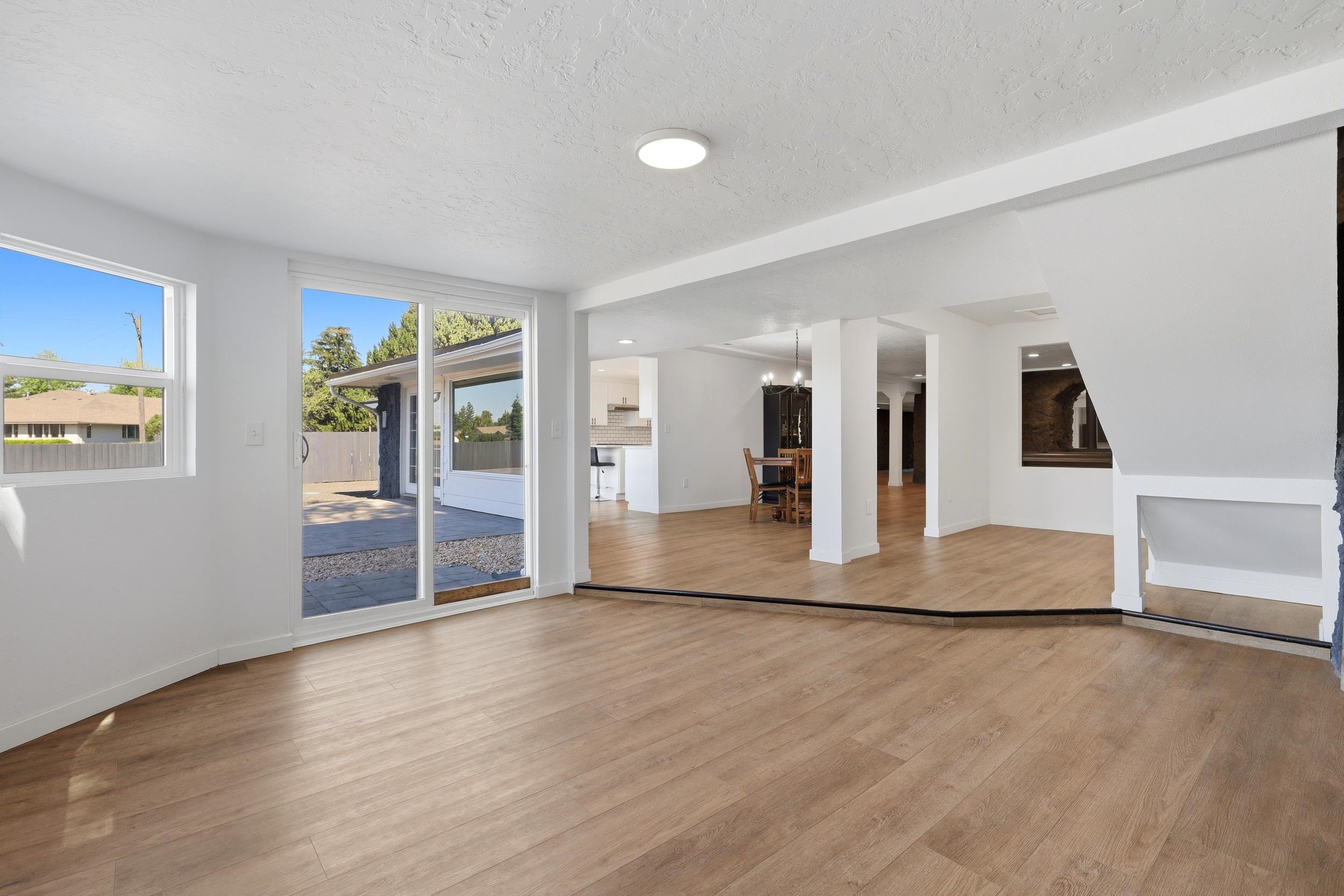 1627 W Courtland Ave - Photo 18