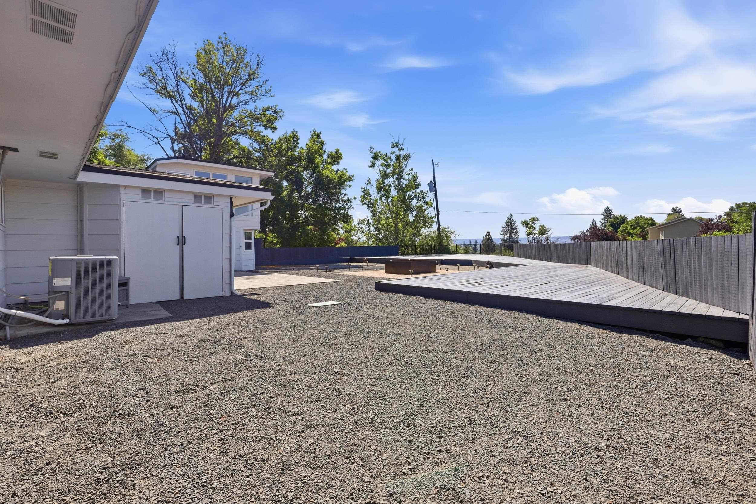 1627 W Courtland Ave - Photo 36