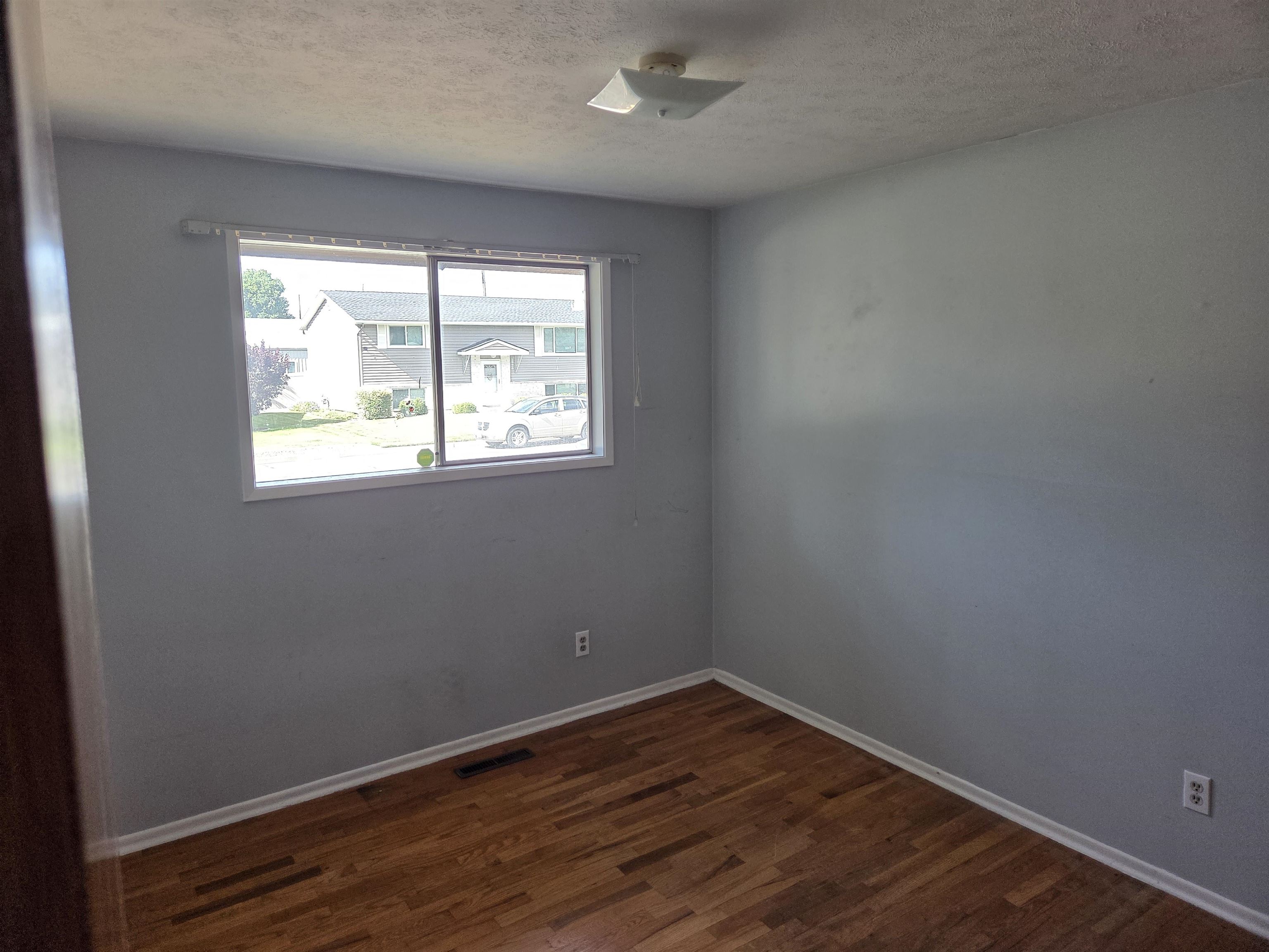 13412 E Desment Ave - Photo 6