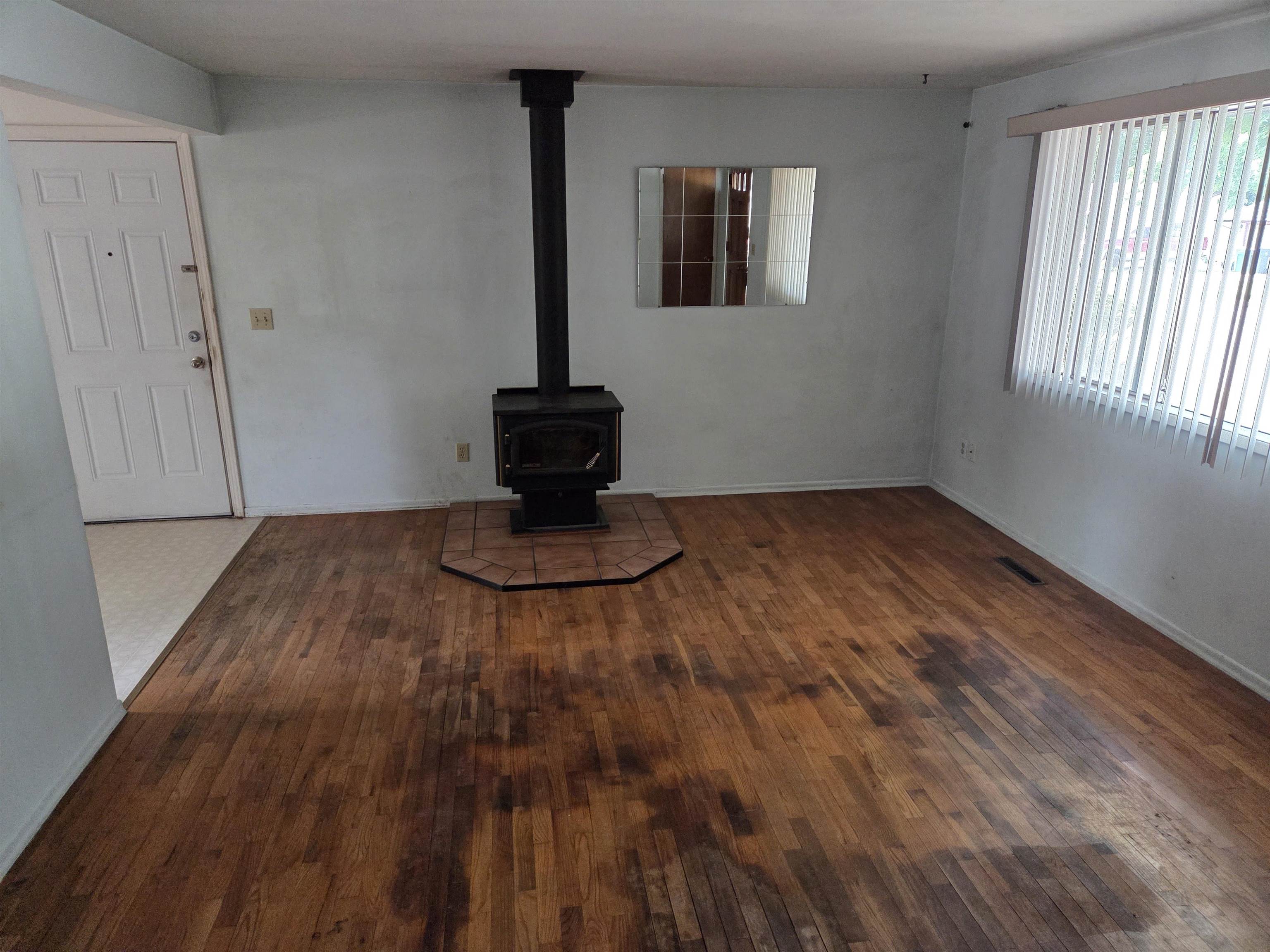 13412 E Desment Ave - Photo 2
