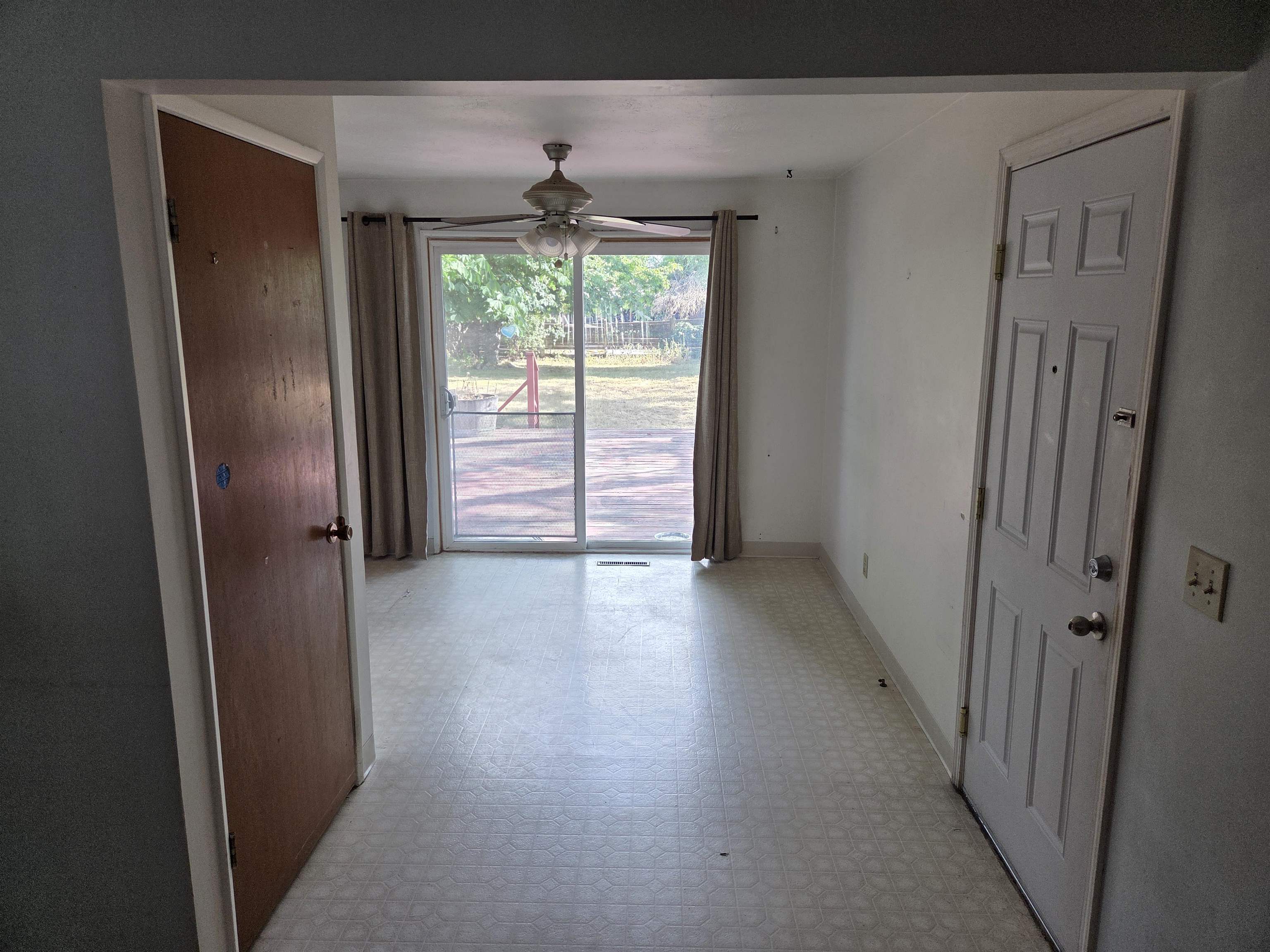 13412 E Desment Ave - Photo 5