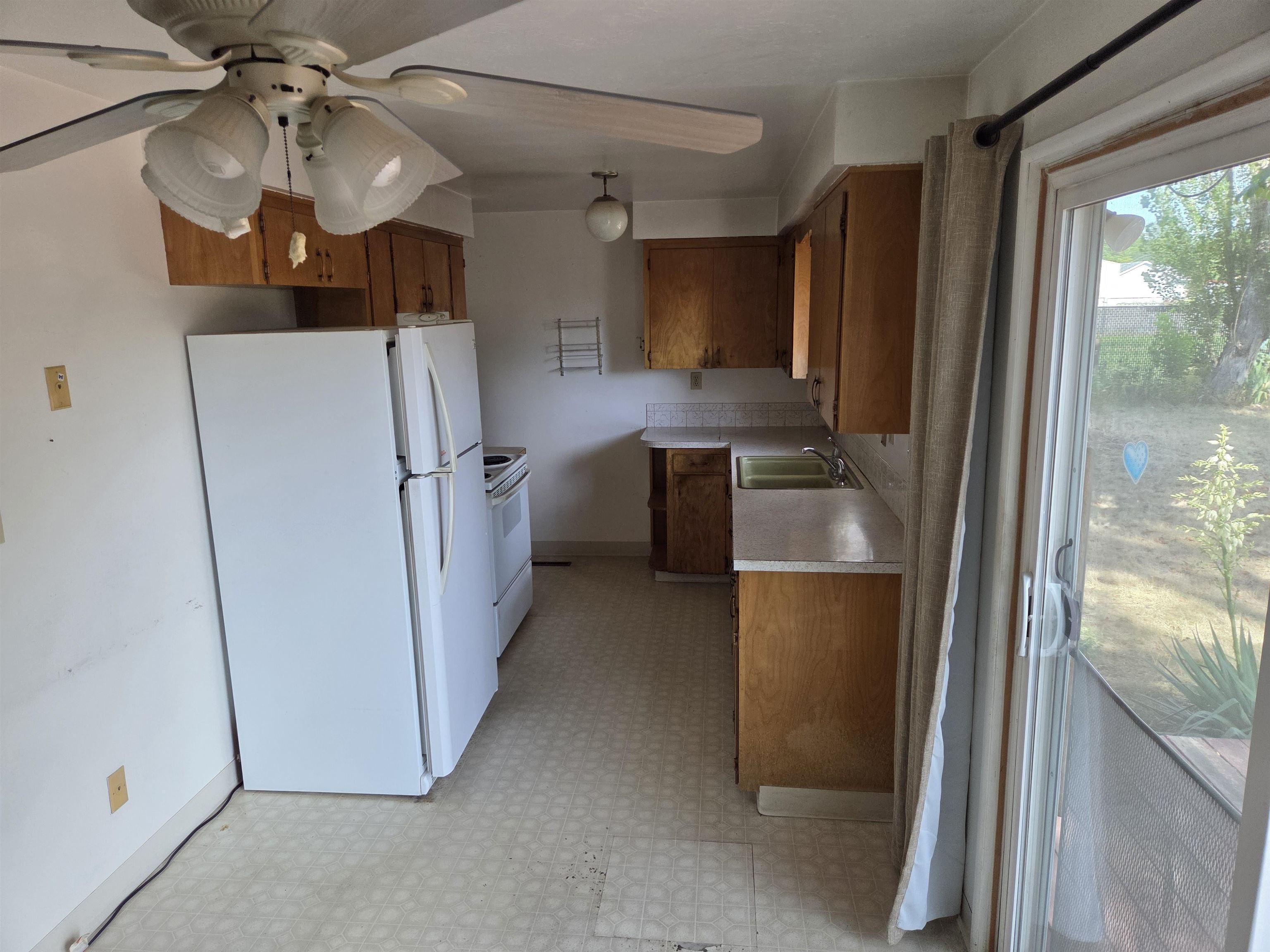 13412 E Desment Ave - Photo 3