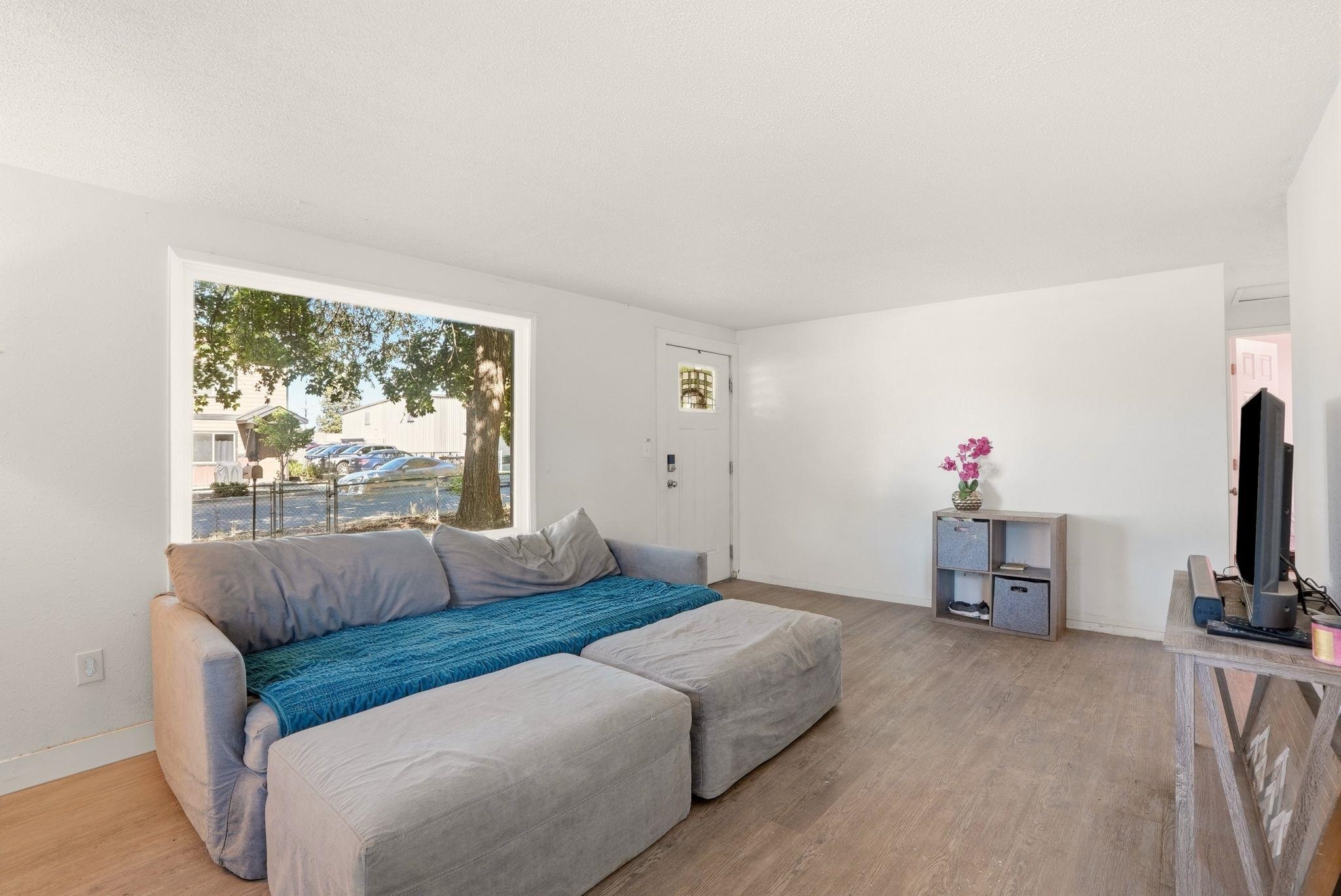 6202 N Astor St - Photo 6