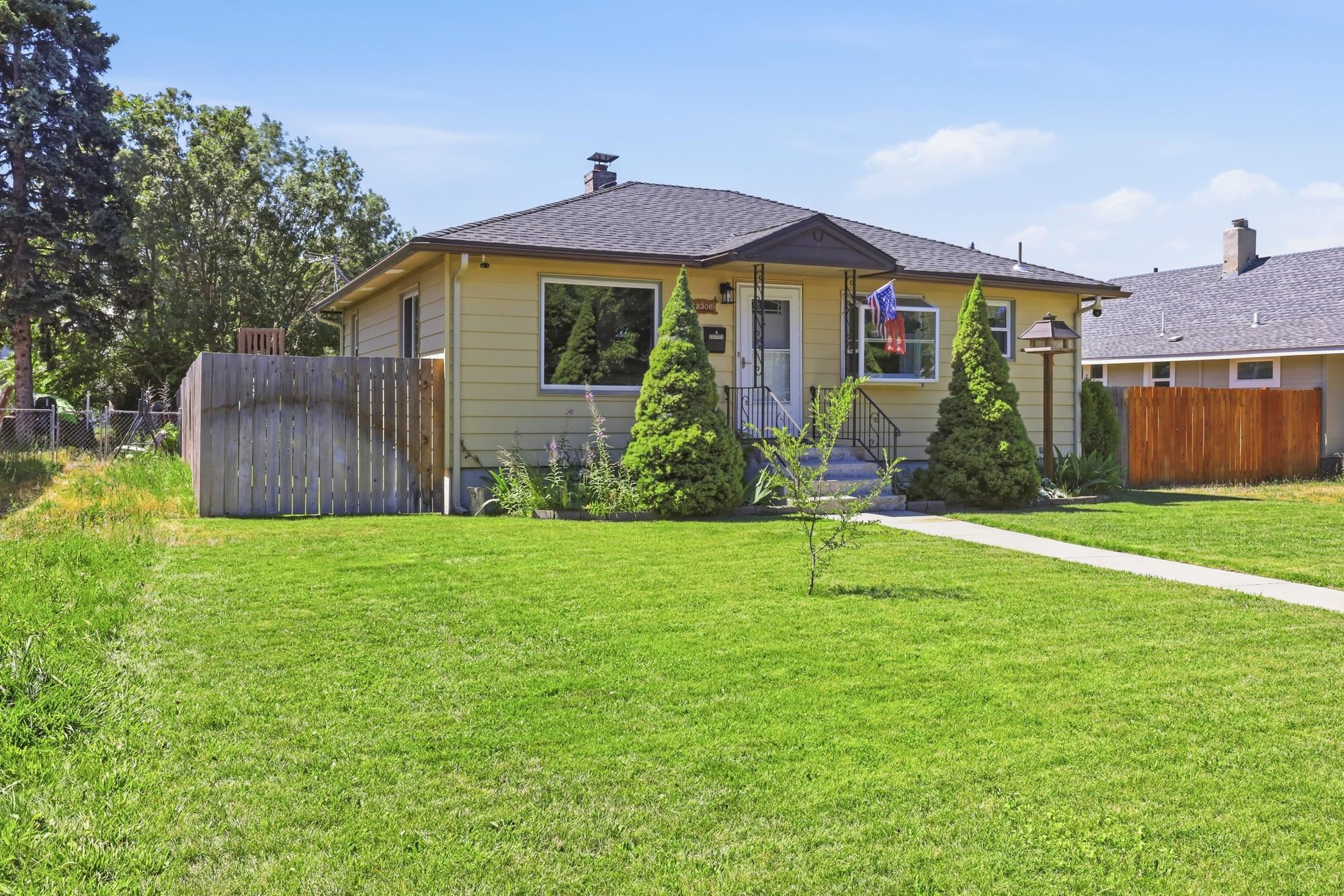 2308 E Sinto Ave - Photo 2