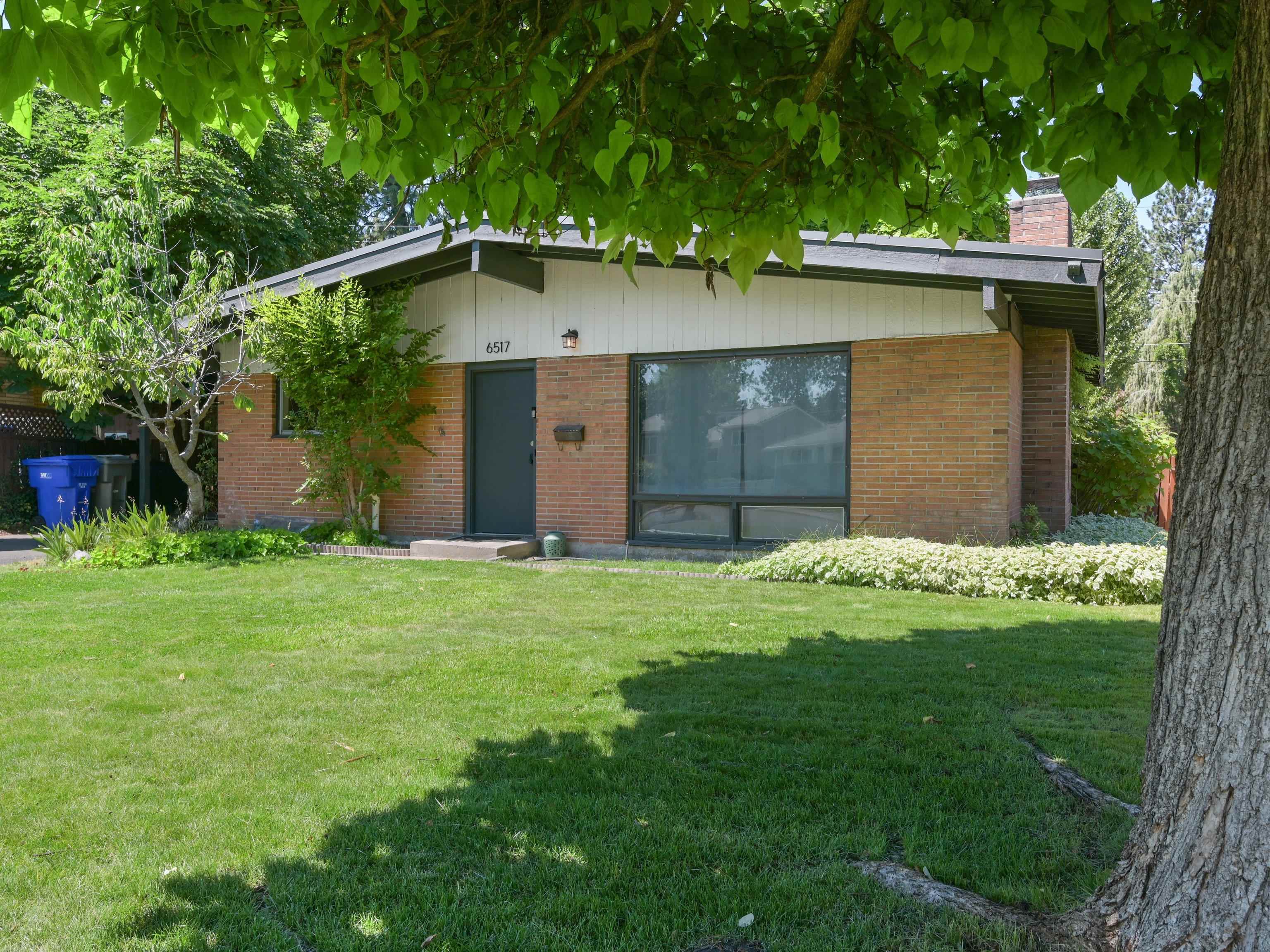 6517 N Stevens St - Photo 1