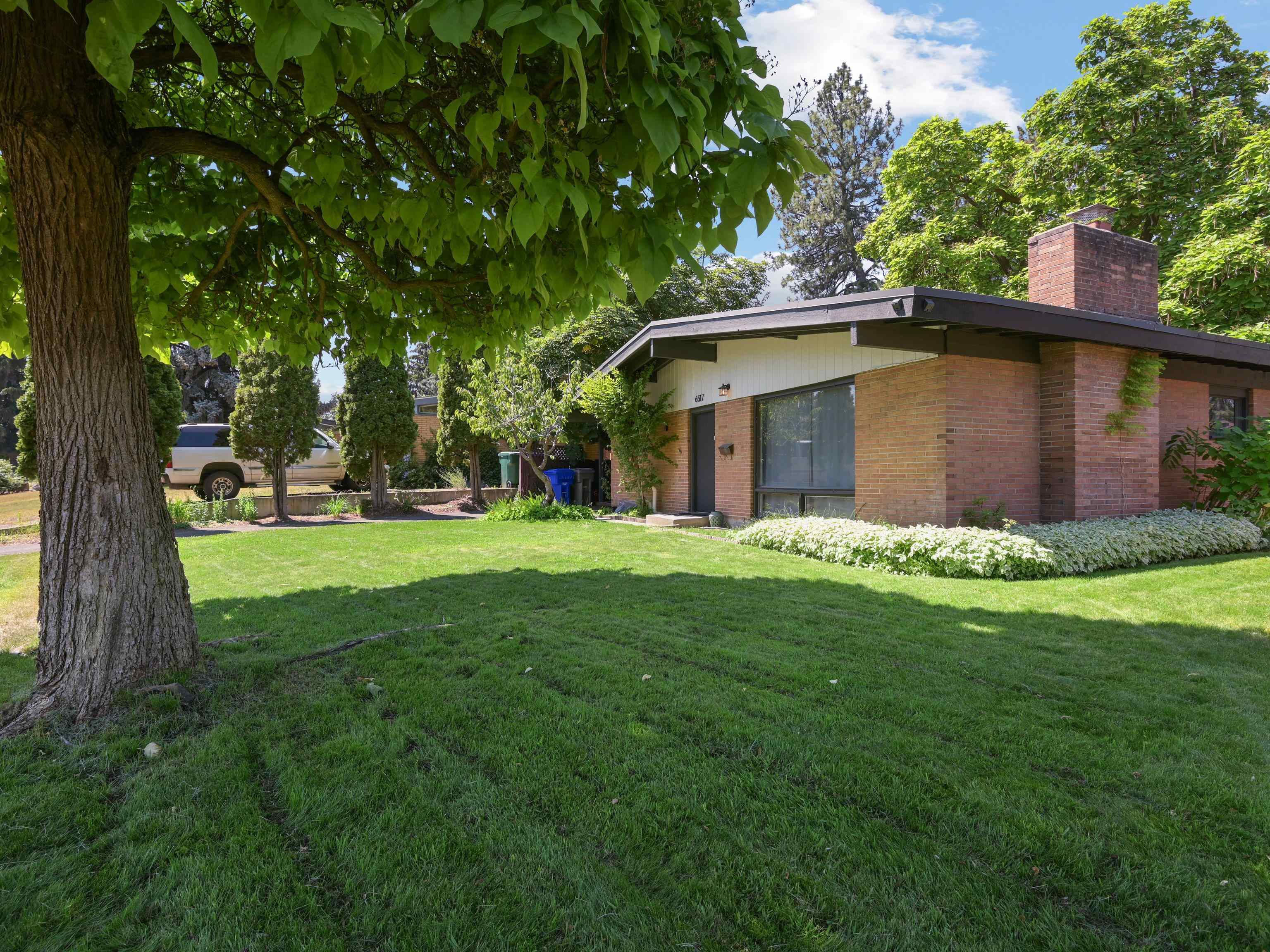 6517 N Stevens St - Photo 2