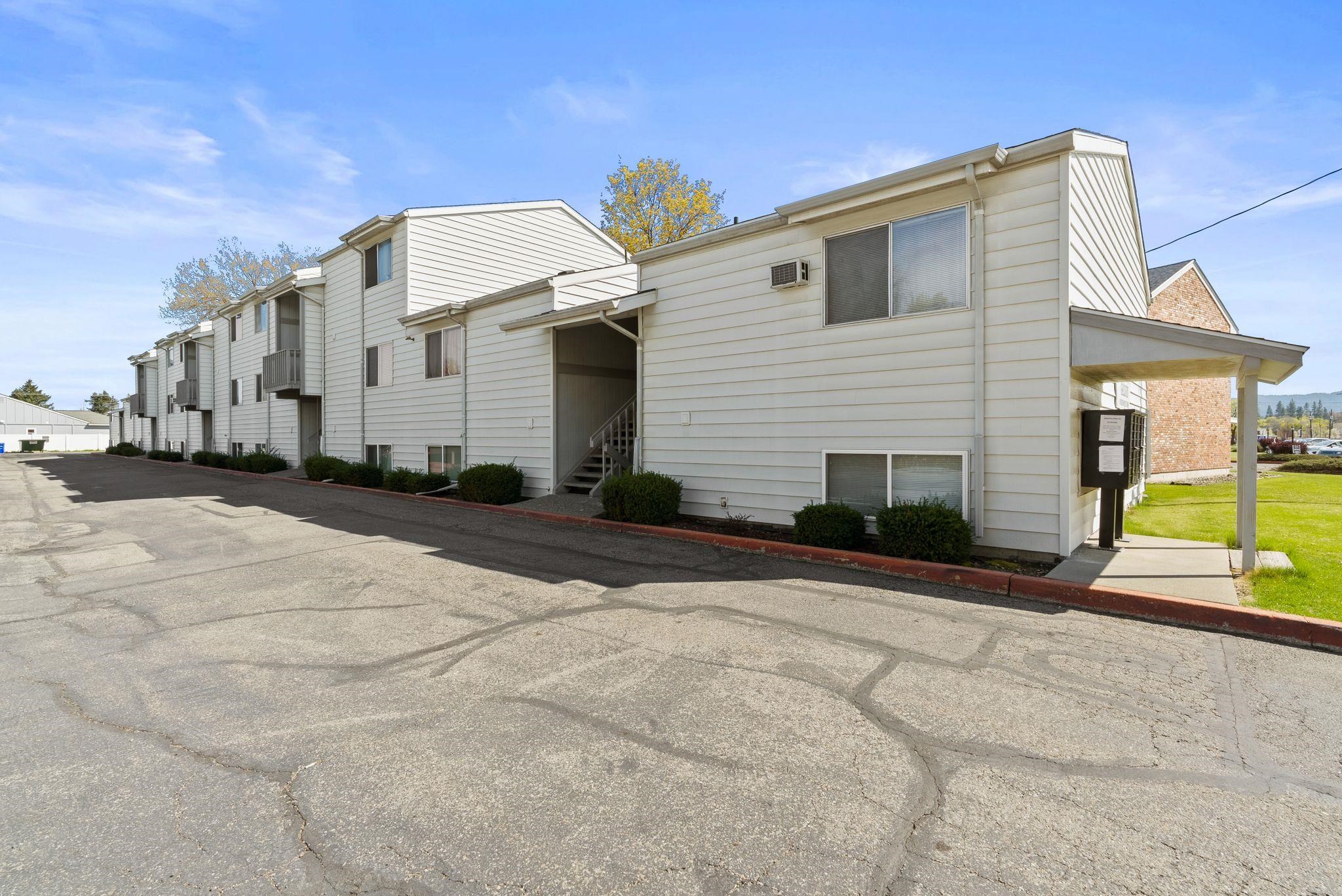 310 N Raymond Dr - Photo 1