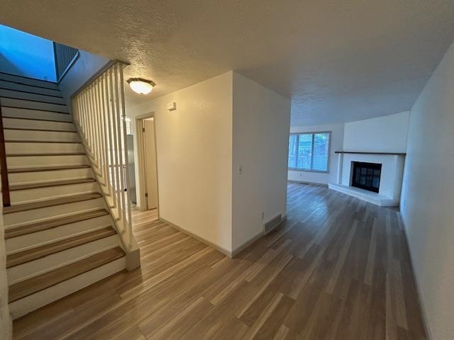 1524 E Cambridge Ln - Photo 2