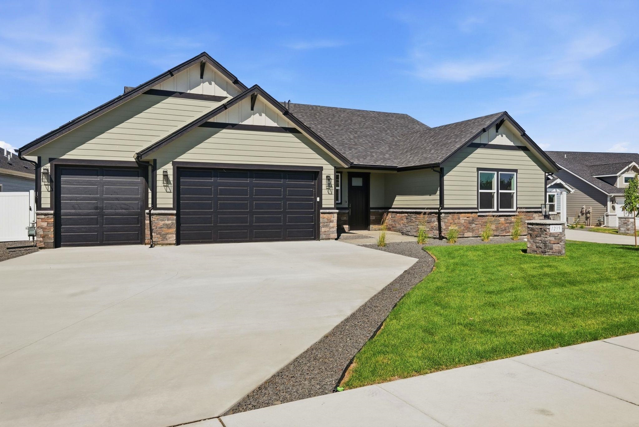 1235 N High Desert Dr - Photo 1