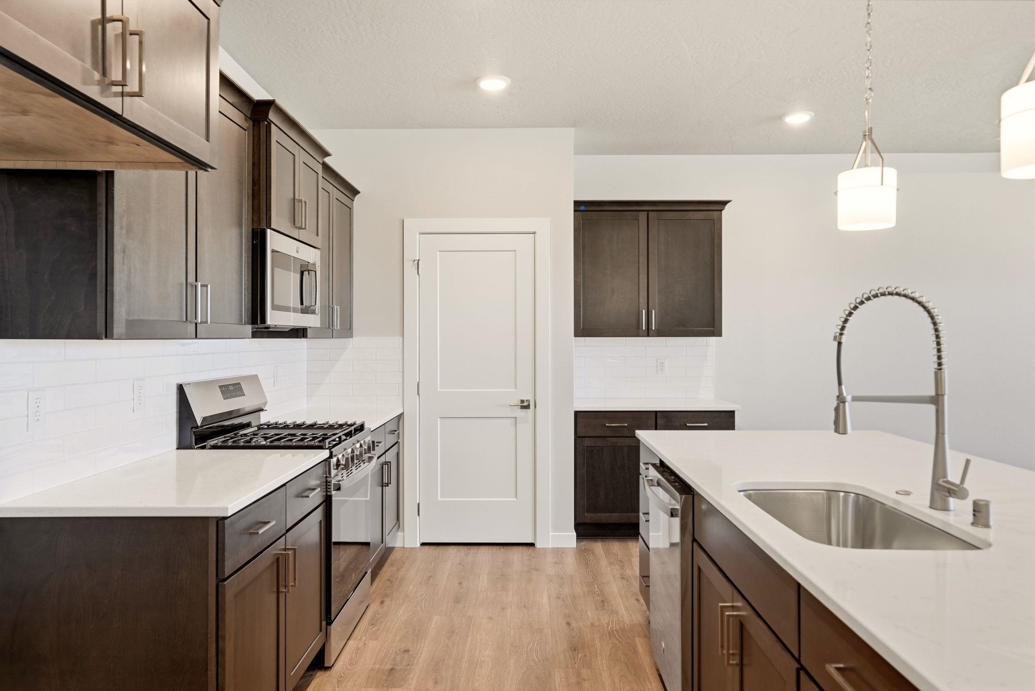 1235 N High Desert Dr - Photo 11
