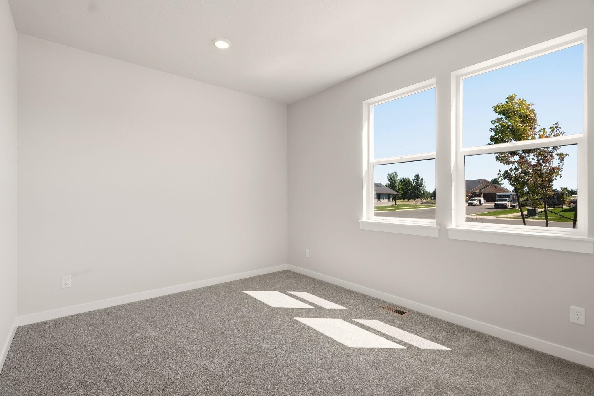 1235 N High Desert Dr - Photo 18