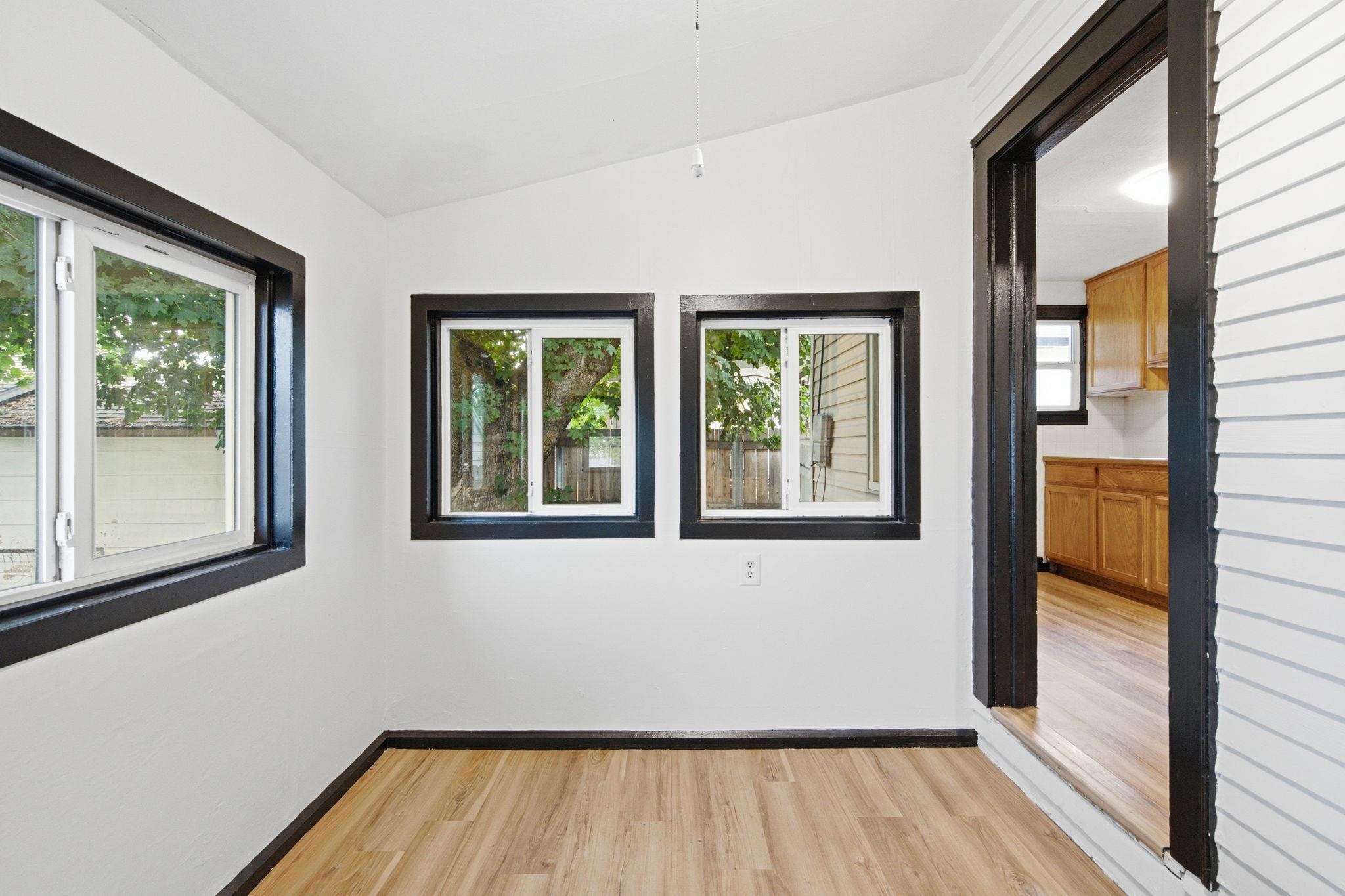 403 E Sanson Ave - Photo 11
