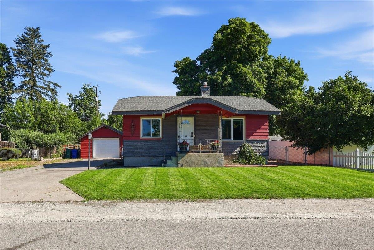 7617 E LIBERTY Ave - Photo 1
