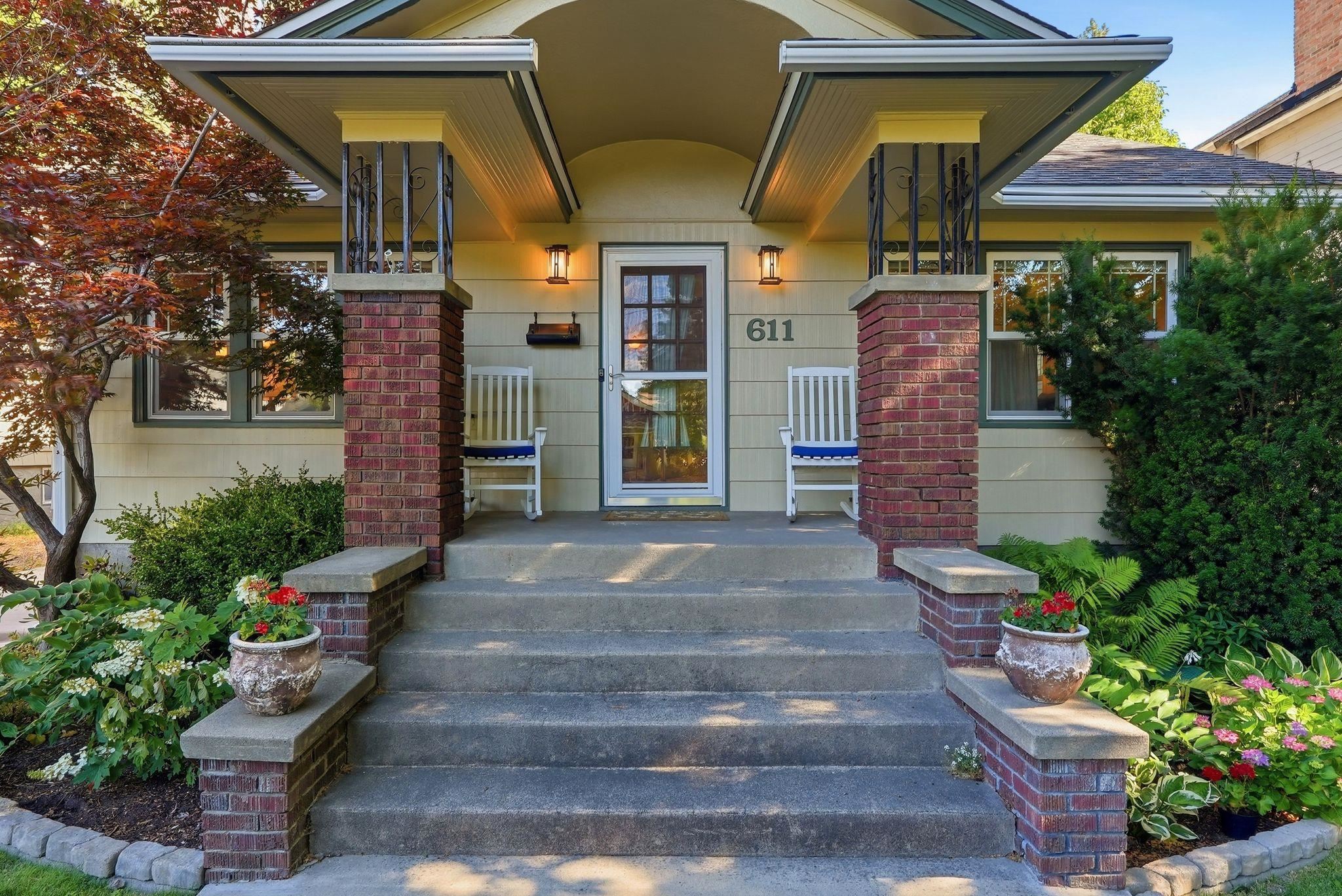 611 E 25TH Ave - Photo 1