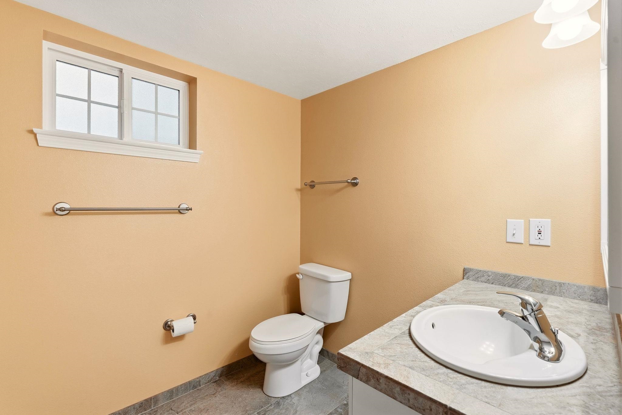 611 E 25TH Ave - Photo 22