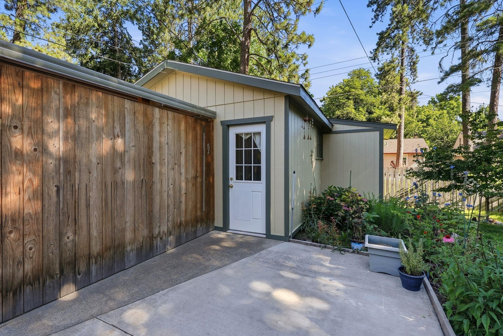 611 E 25TH Ave - Photo 27