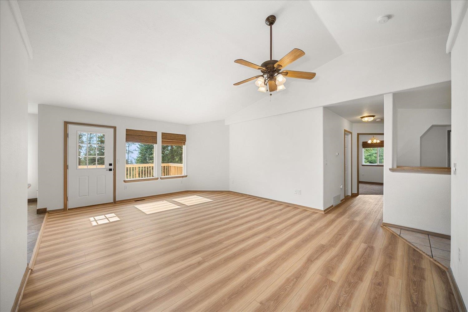 15519 E Tallman Rd - Photo 12