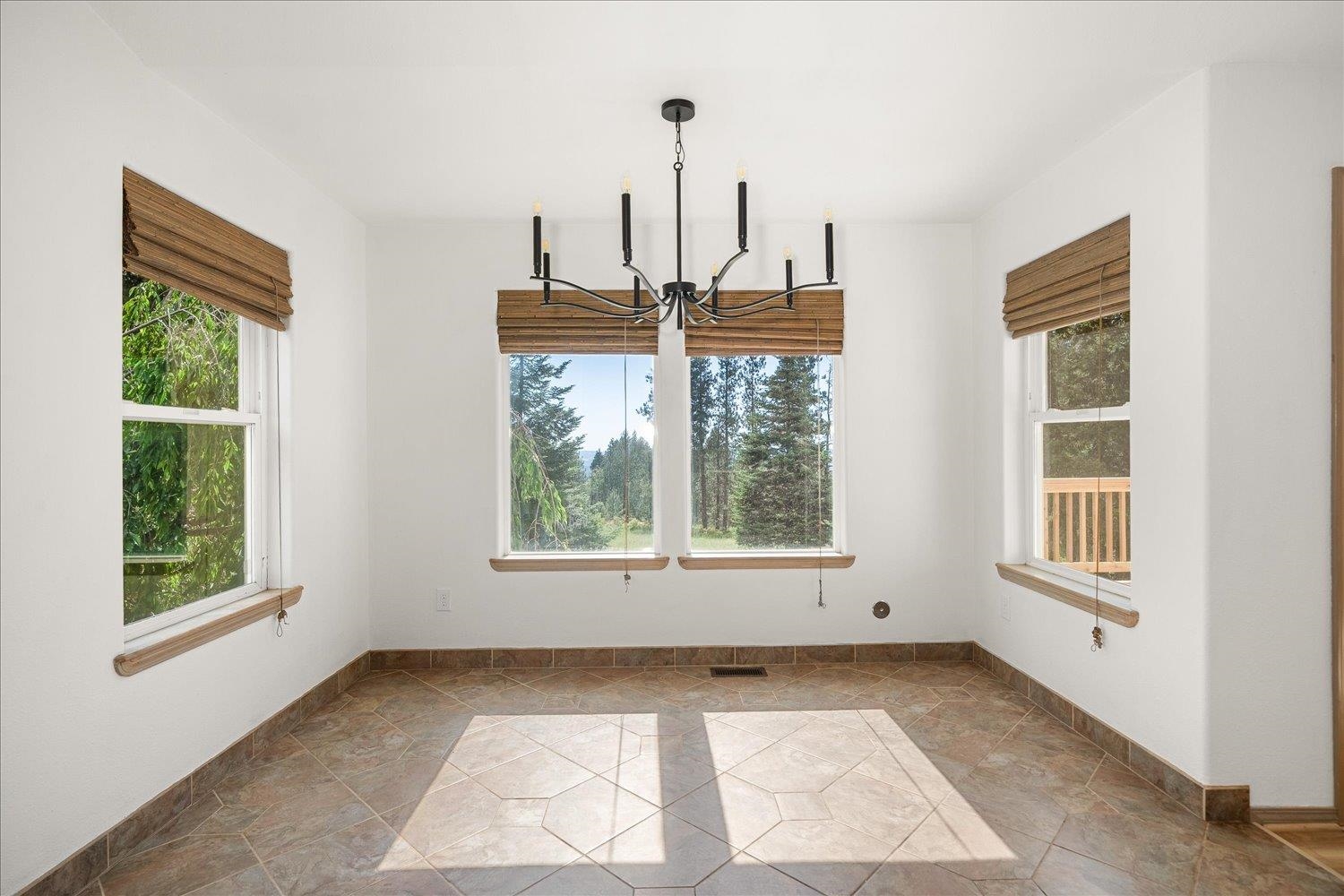 15519 E Tallman Rd - Photo 14