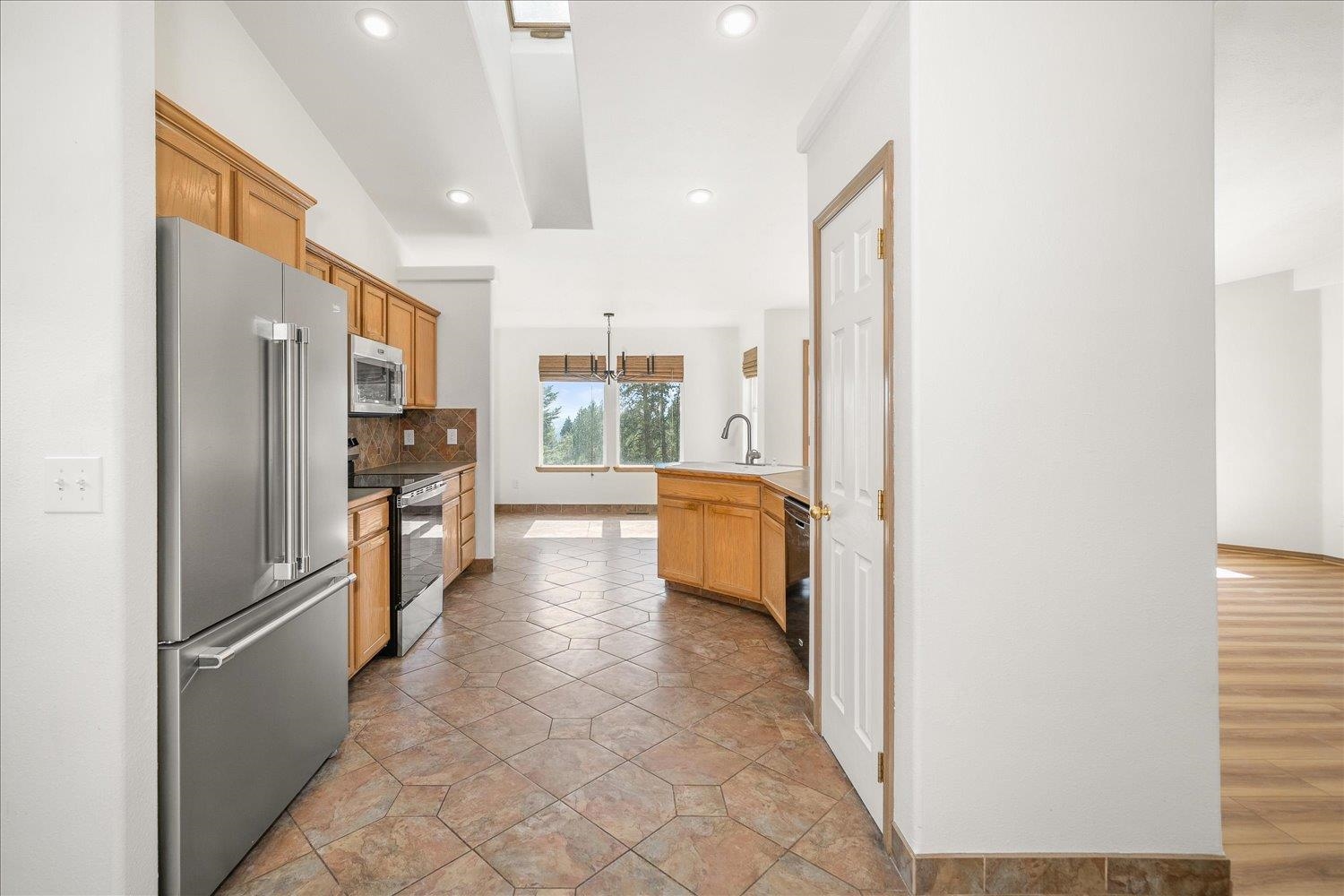15519 E Tallman Rd - Photo 17