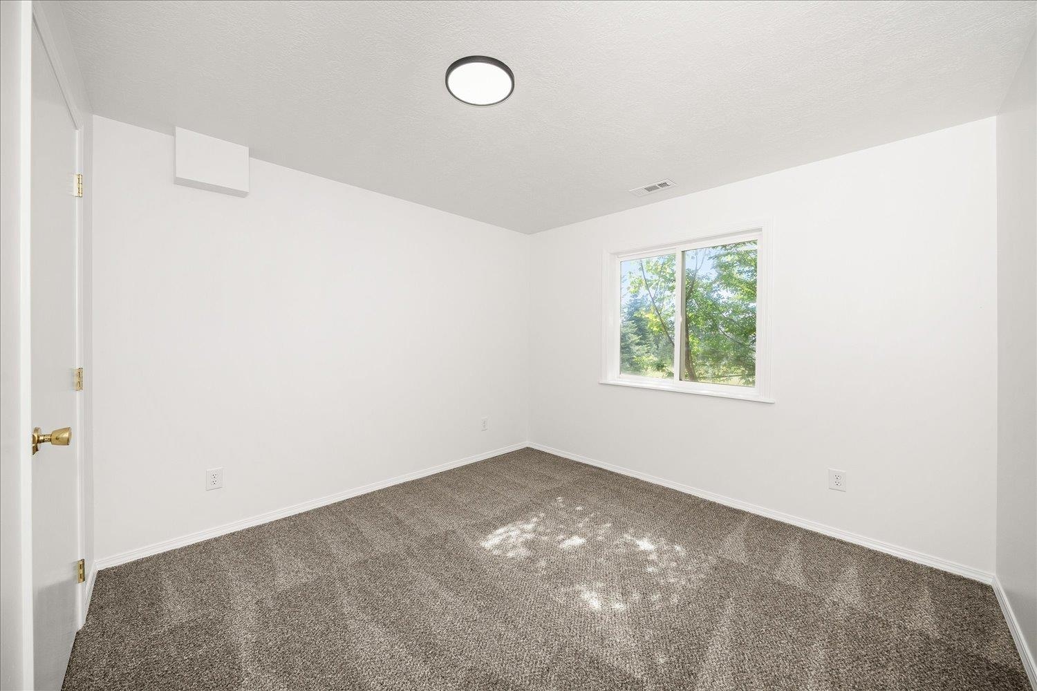 15519 E Tallman Rd - Photo 32