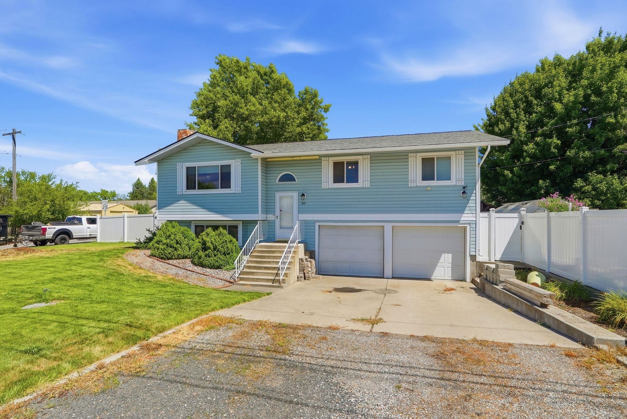 211 S Barker Rd - Photo 2