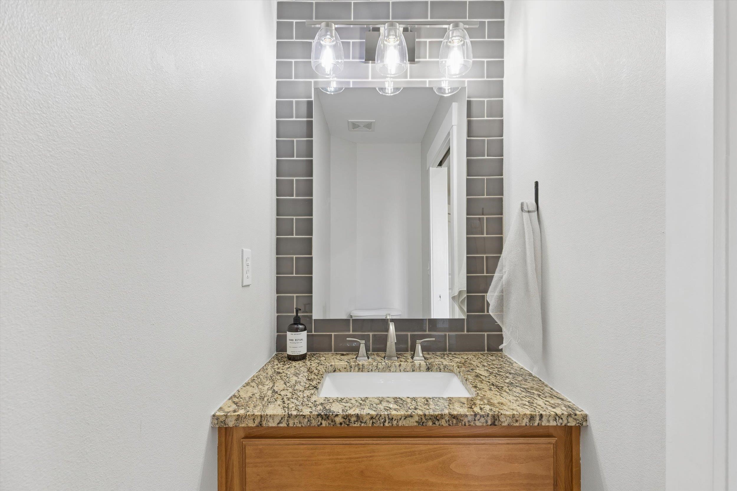 2407 W Walker Ct - Photo 18