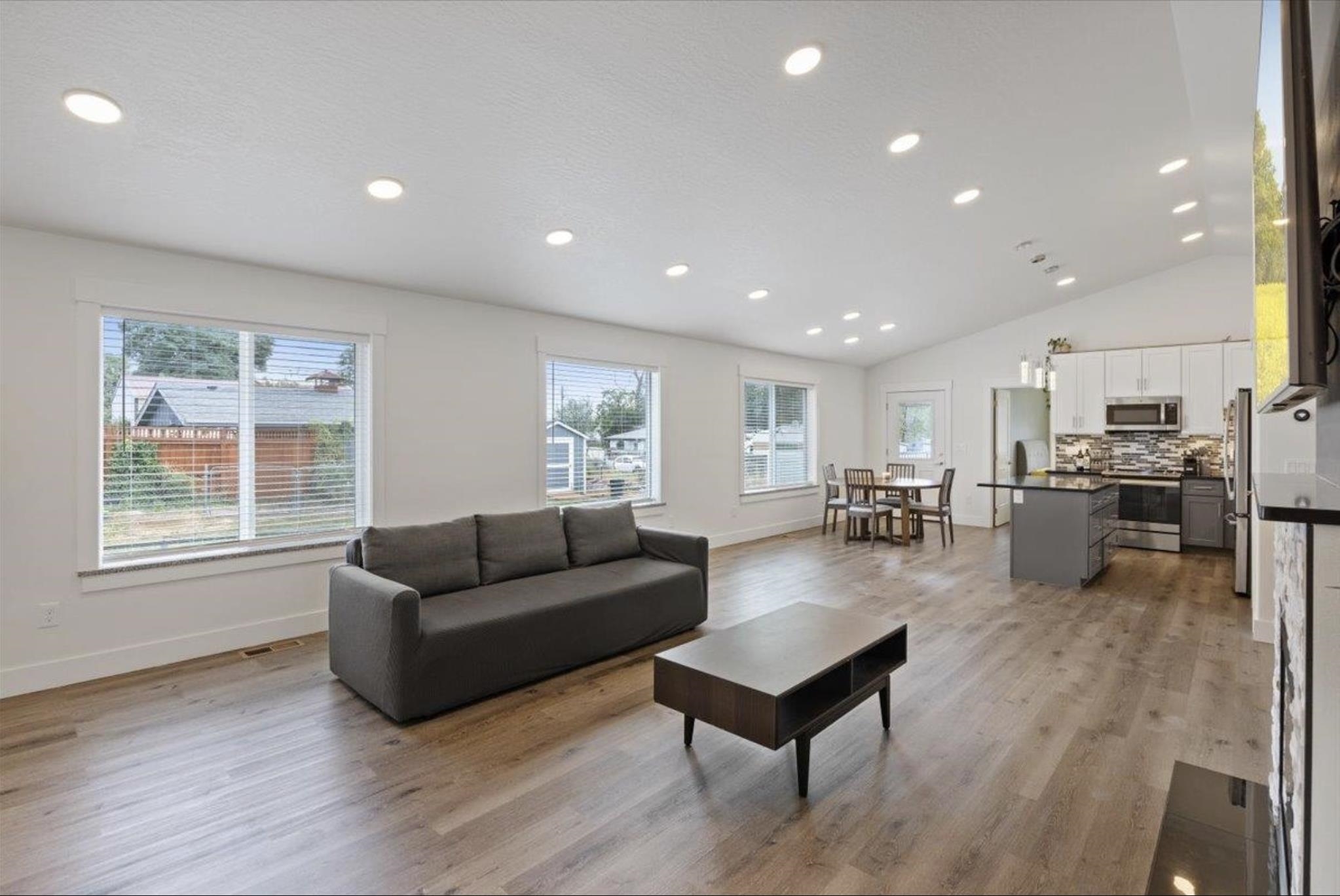 4218 E Fairview Ave - Photo 5