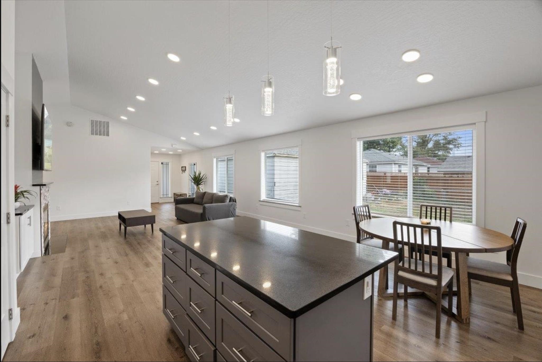 4218 E Fairview Ave - Photo 10