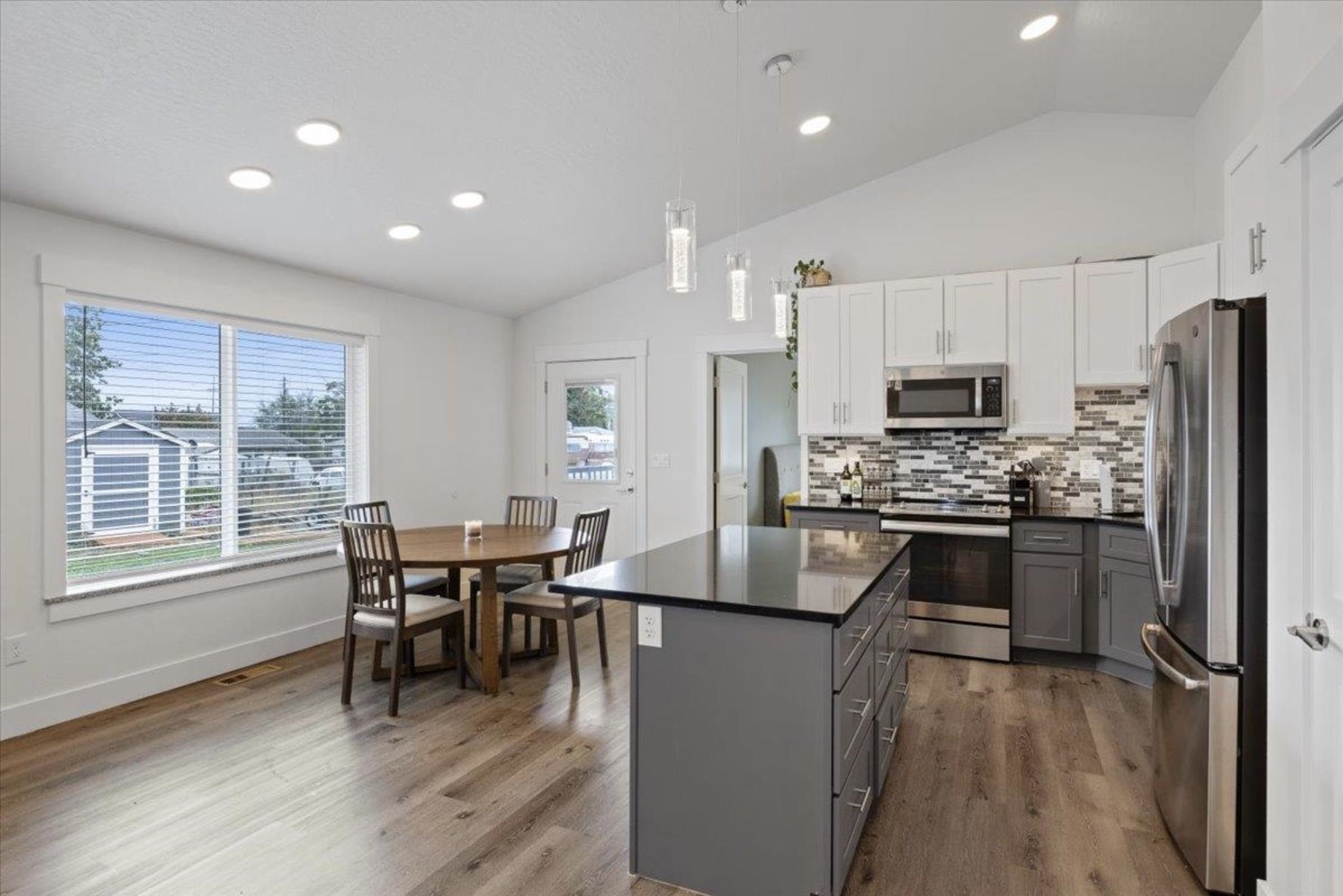 4218 E Fairview Ave - Photo 13