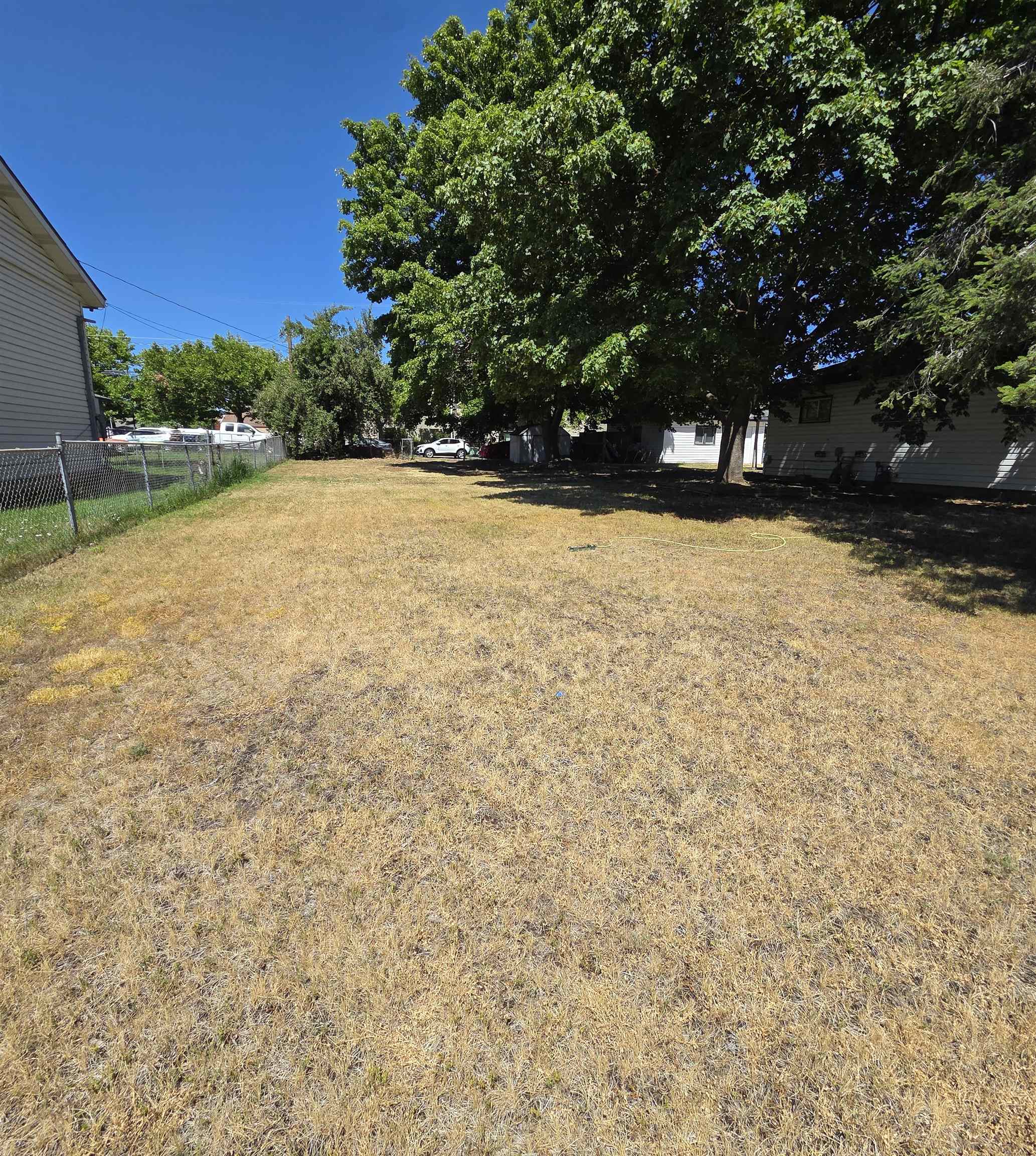 2417 E Empire Ave - Photo 5