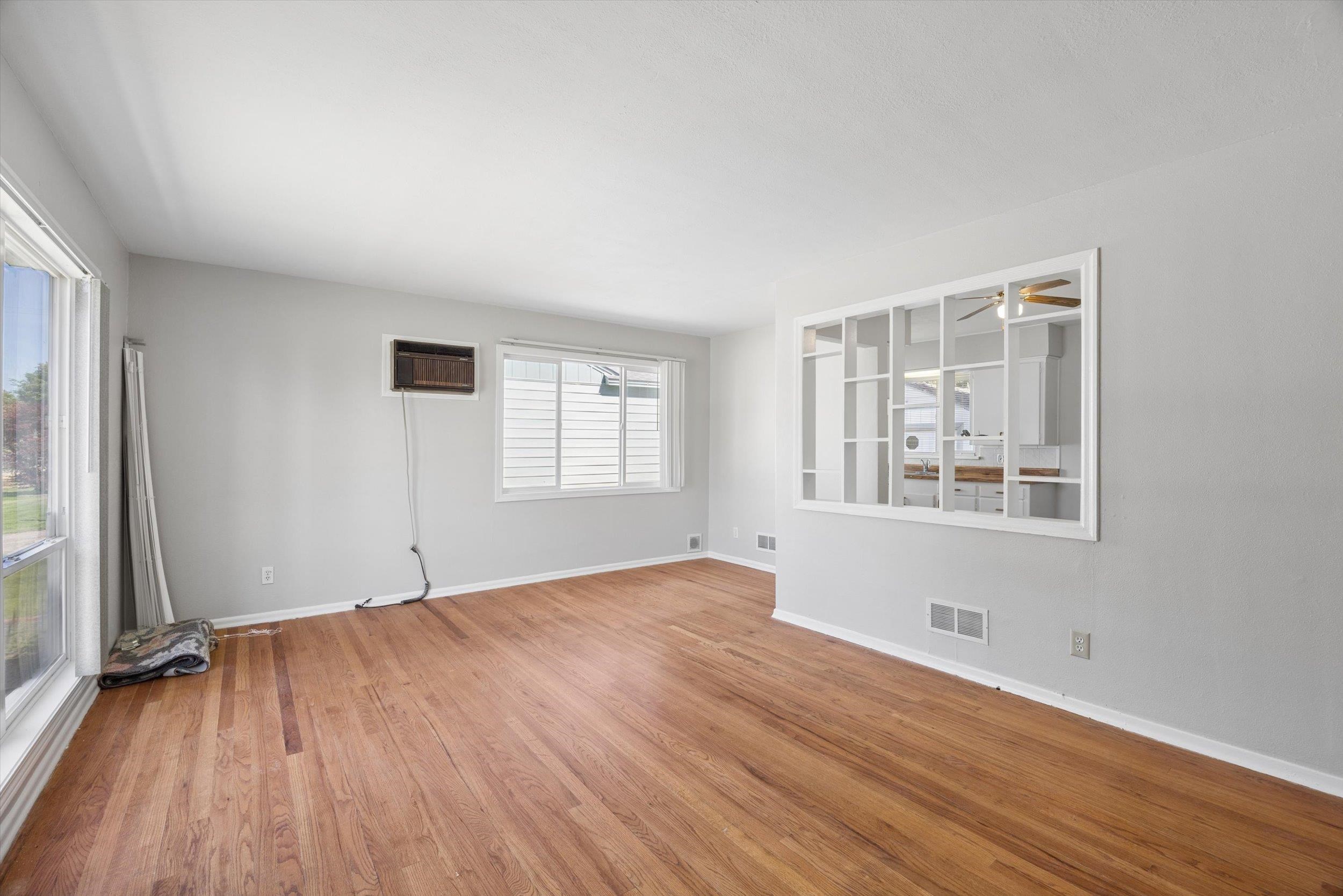 3125 W Rowan Ave - Photo 3