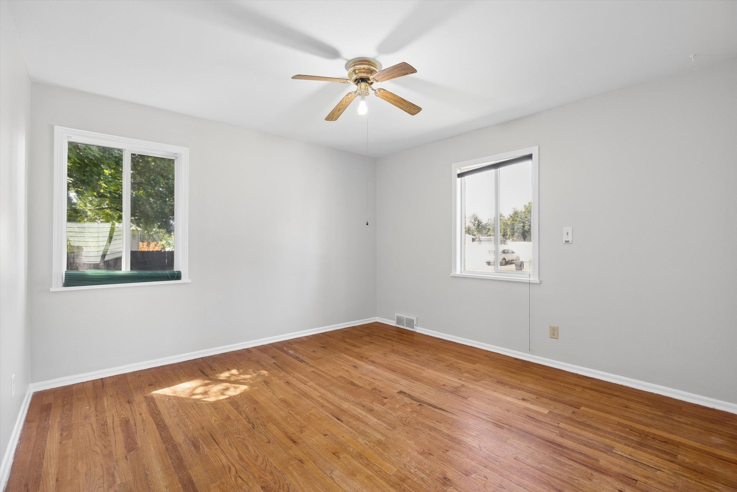 3125 W Rowan Ave - Photo 13