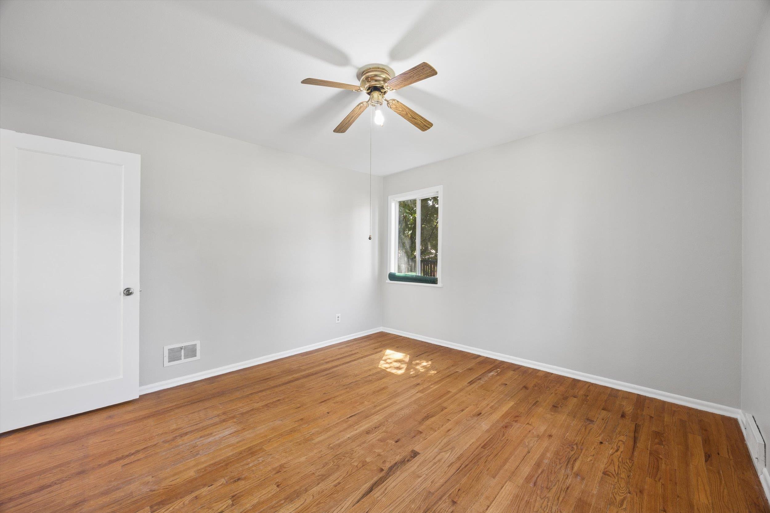 3125 W Rowan Ave - Photo 16