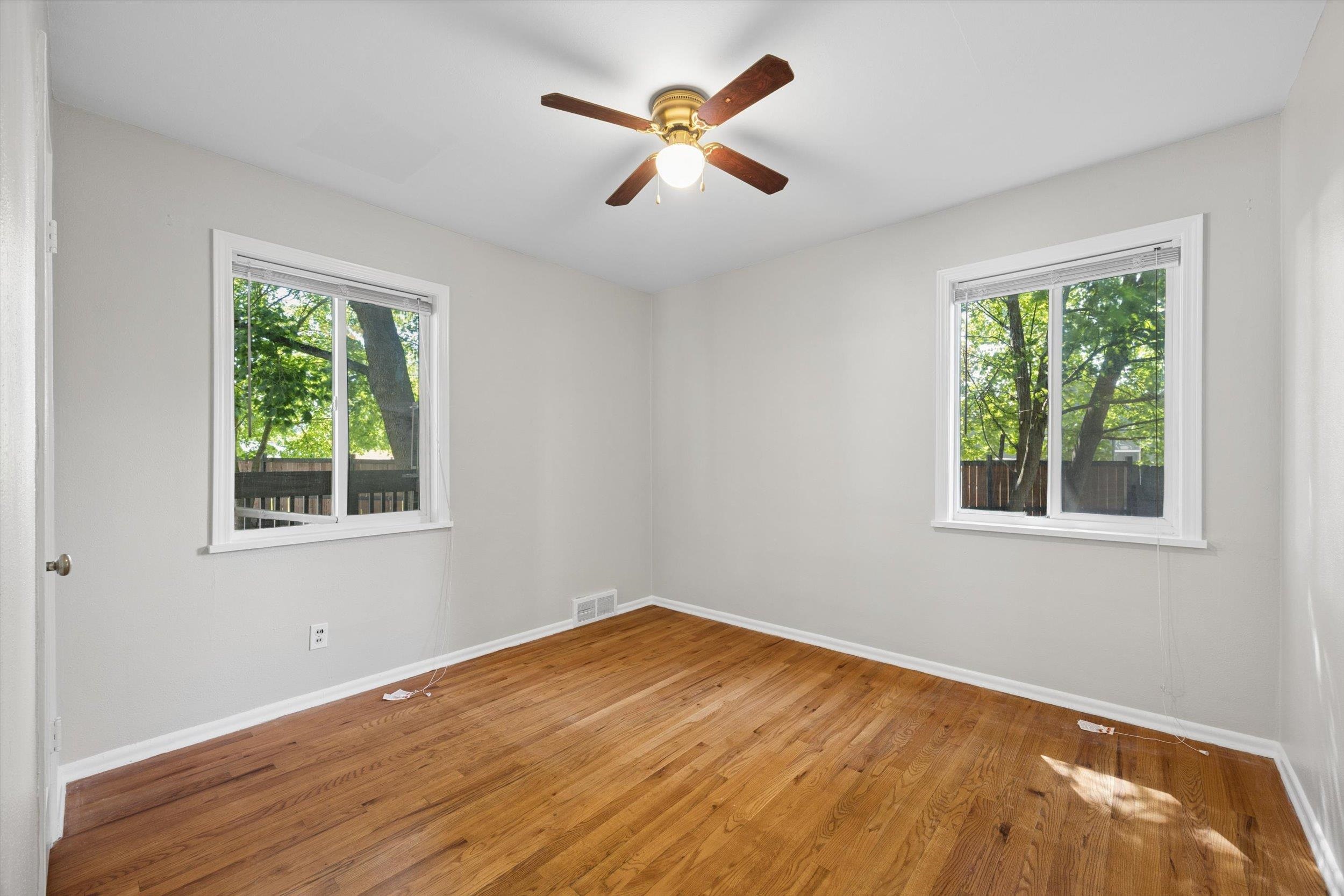 3125 W Rowan Ave - Photo 18